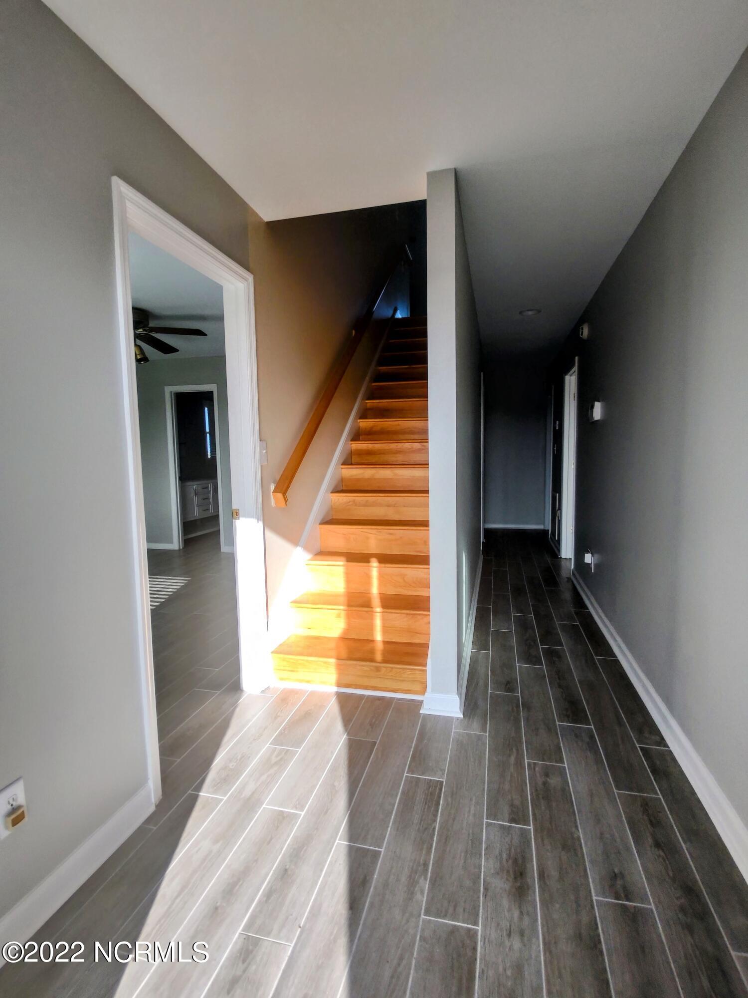 100546832 | Photo 15