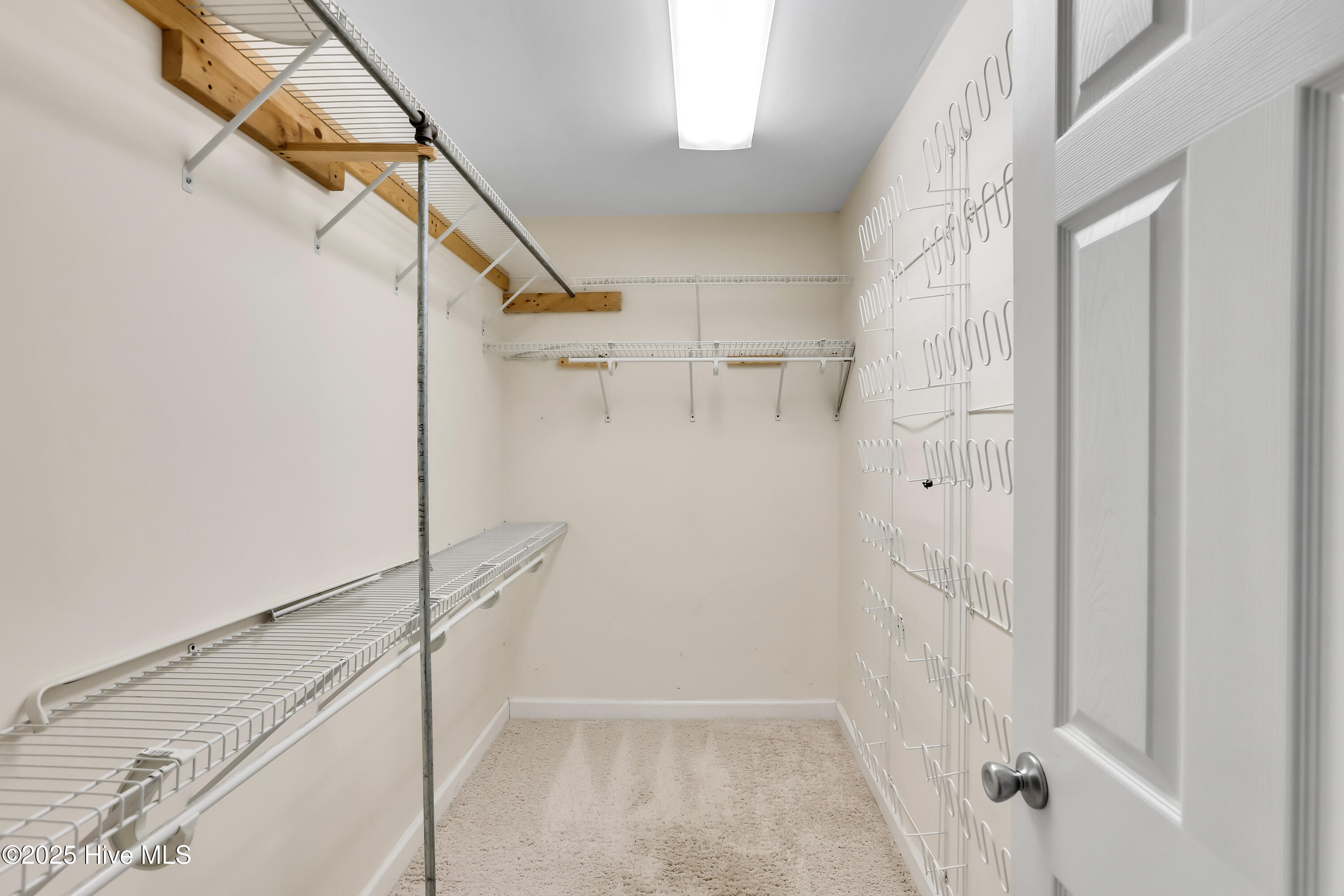 100543025 | Photo 27