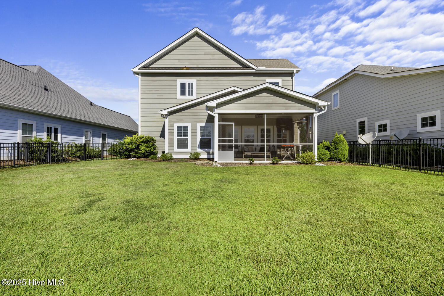 100530635 | Photo 40