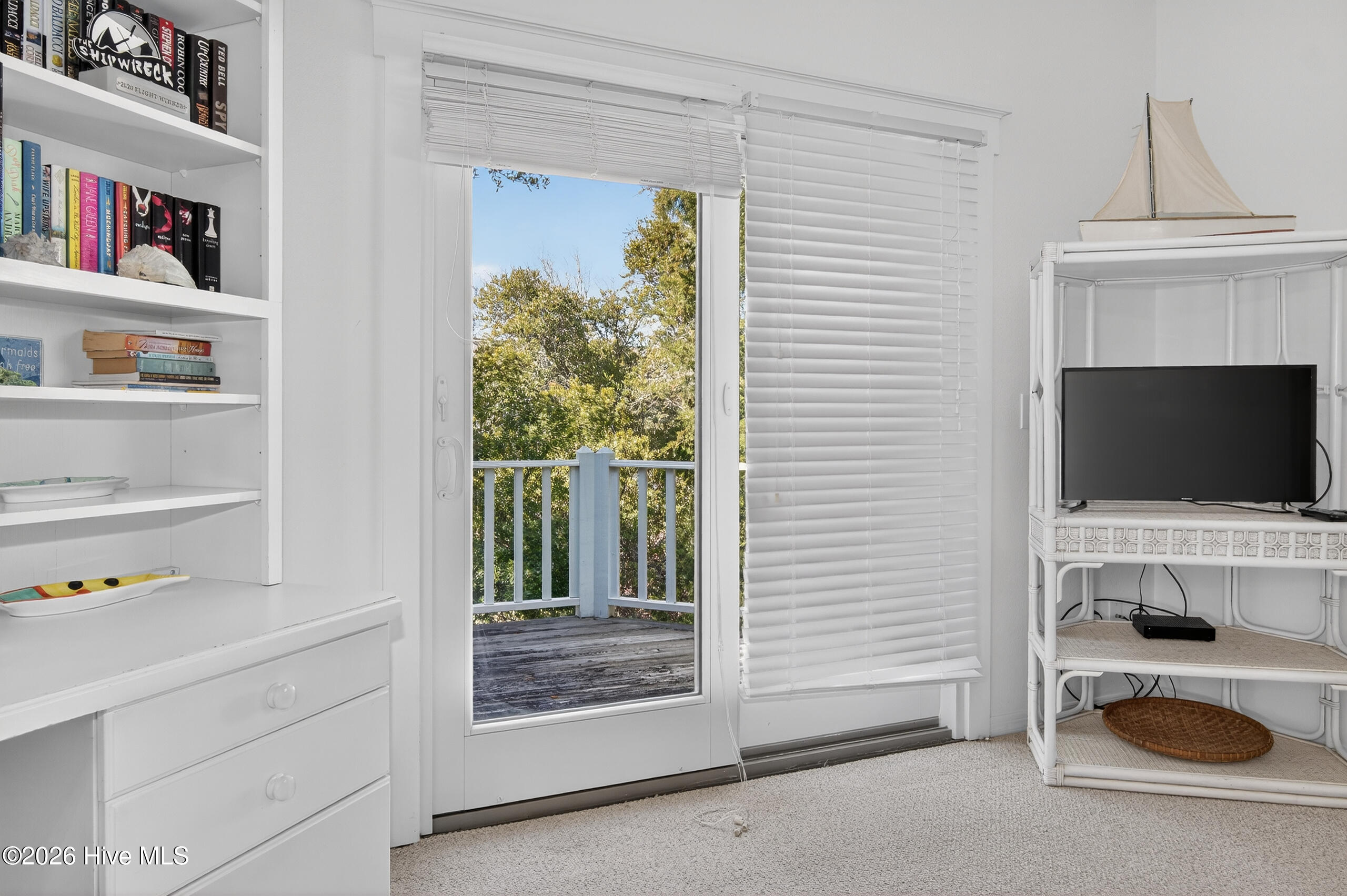 100565209 | Photo 20