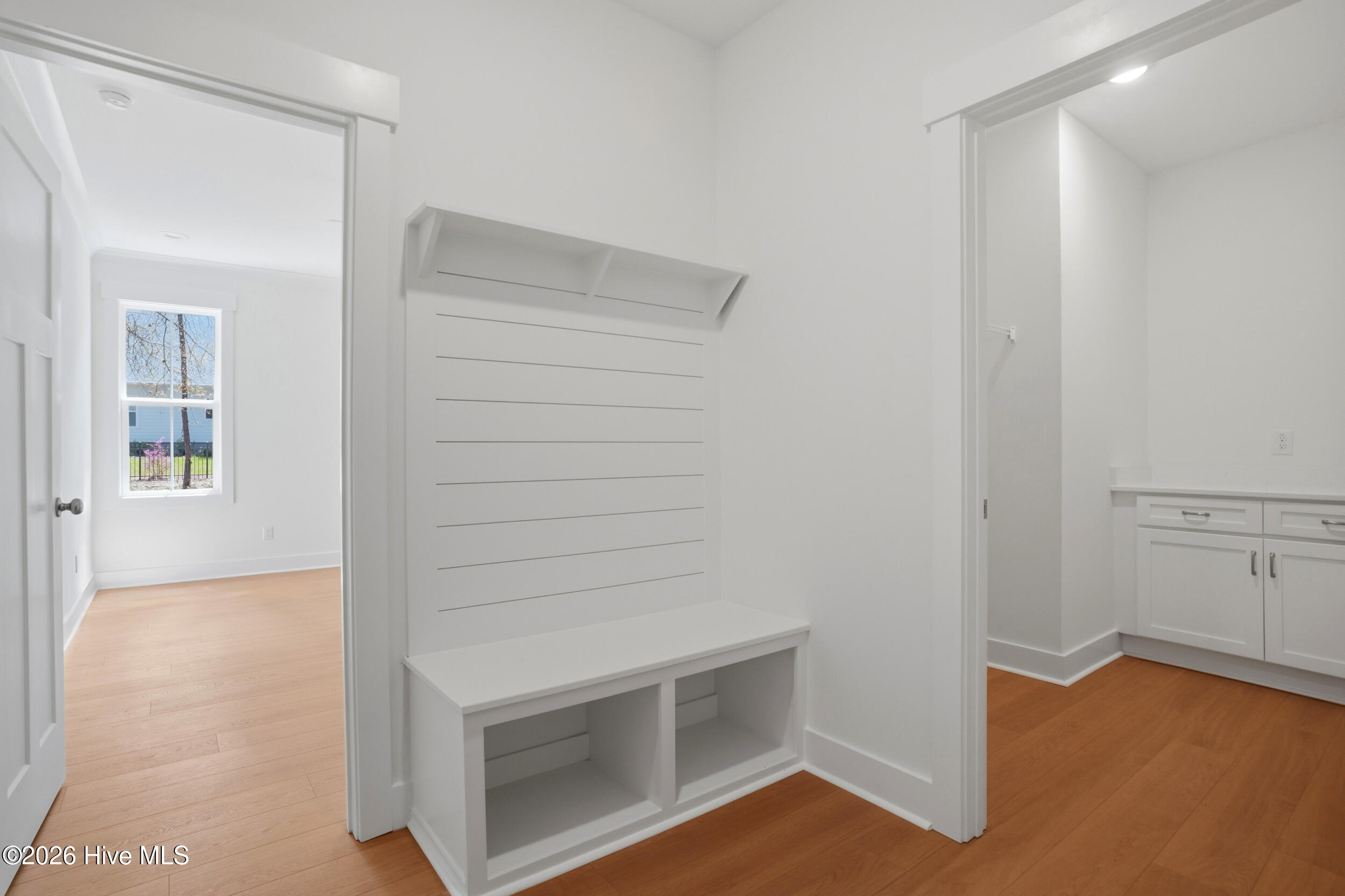 100556928 | Photo 34