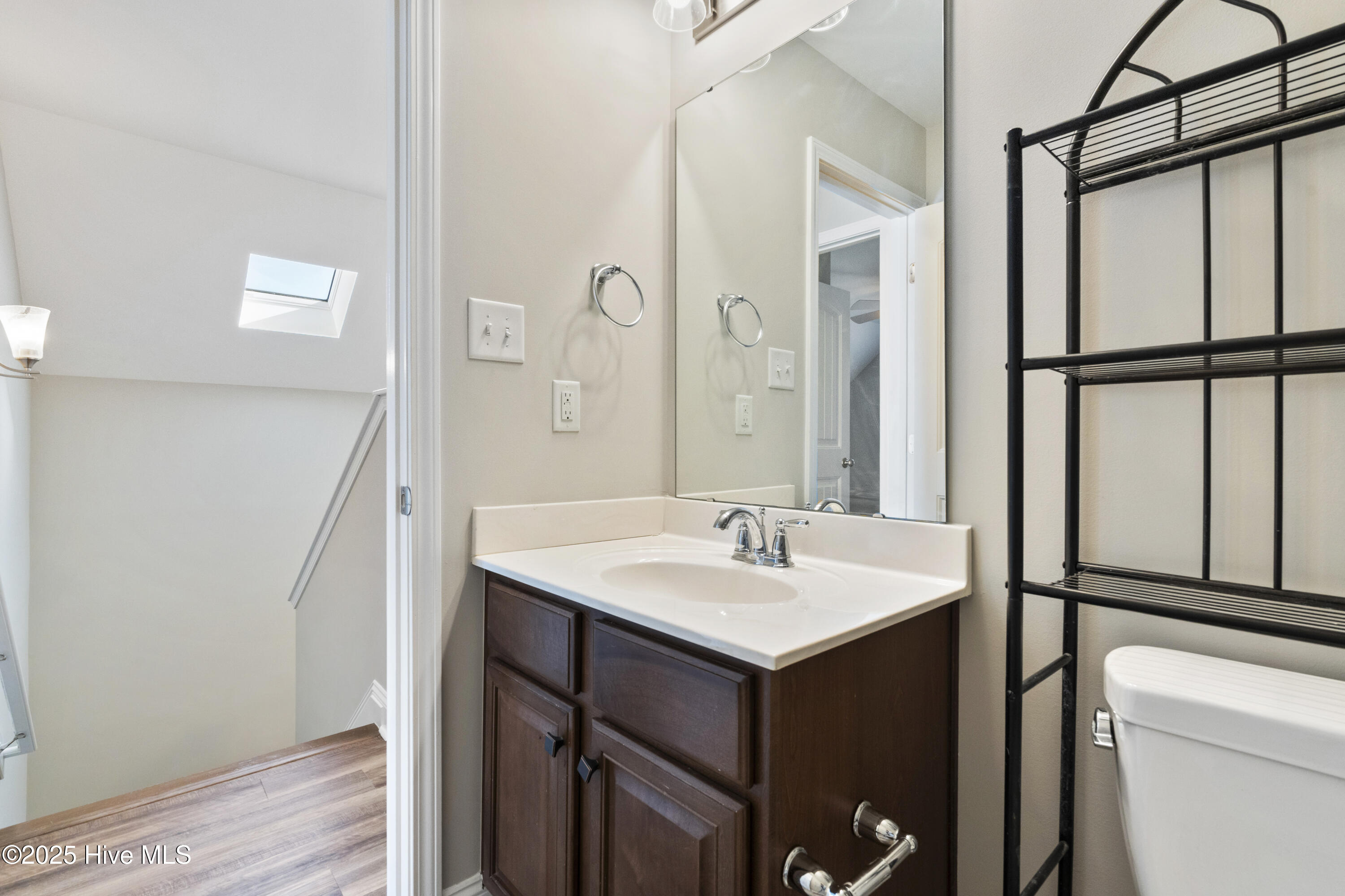 100523532 | Photo 42