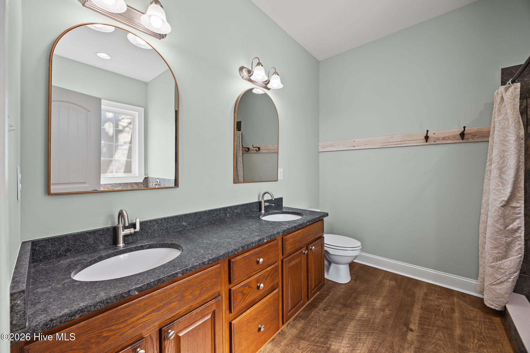 100559497 | Photo 18