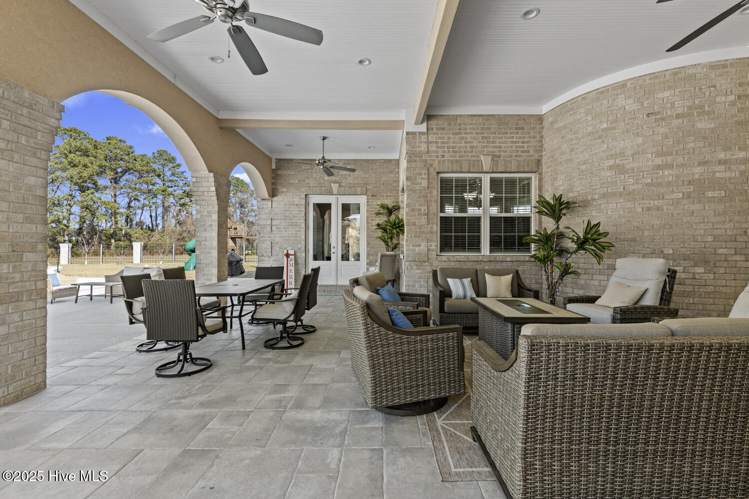 100546022 | Photo 65