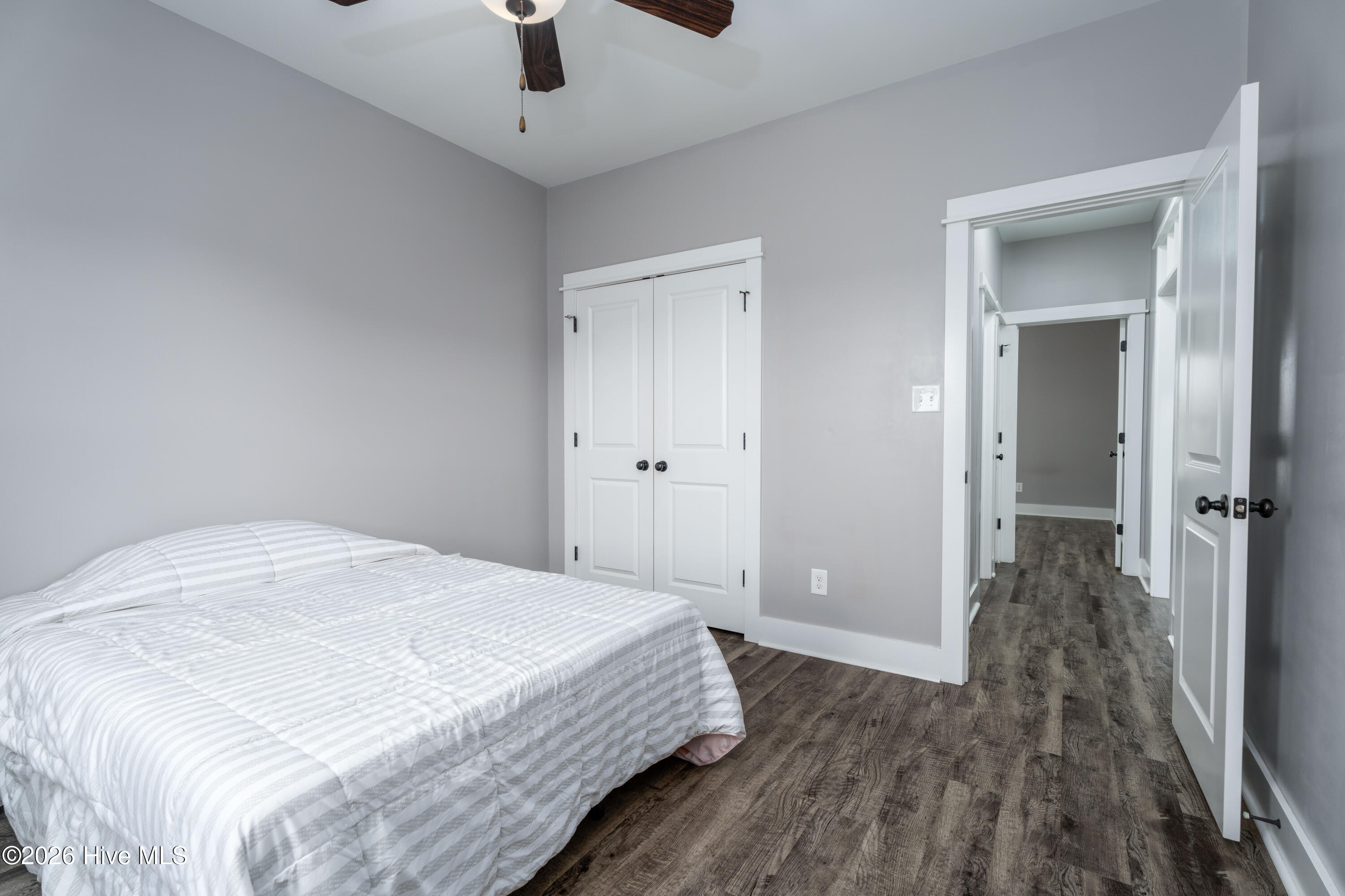 100563882 | Photo 18