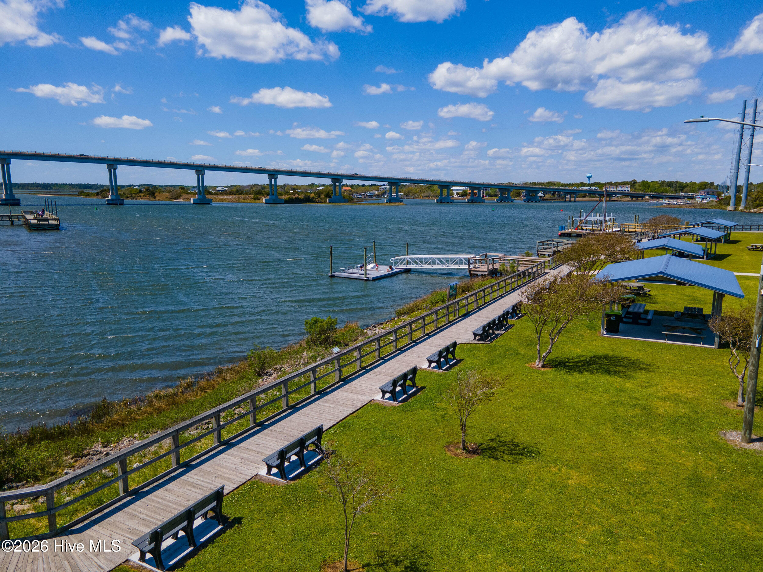 100569136 | Photo 50