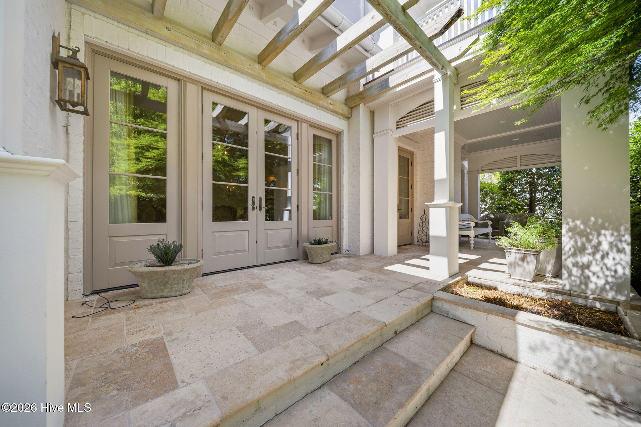 100570583 | Photo 69