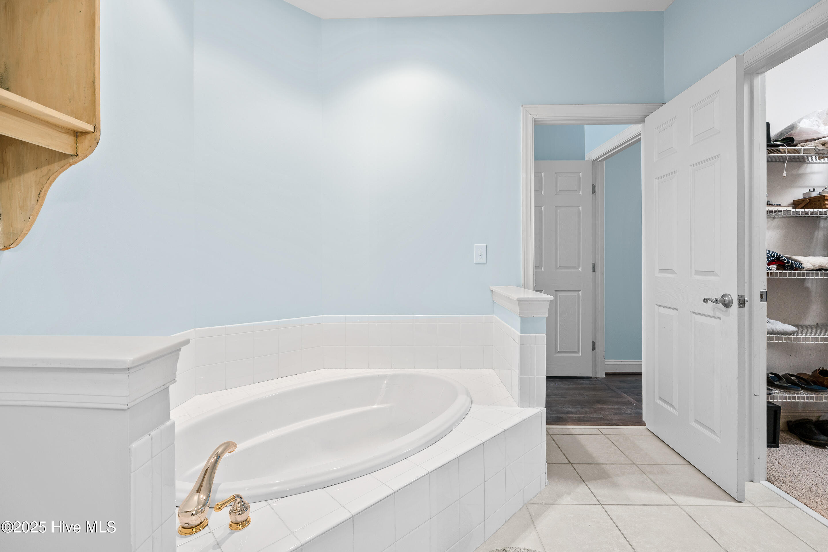 100547158 | Photo 26