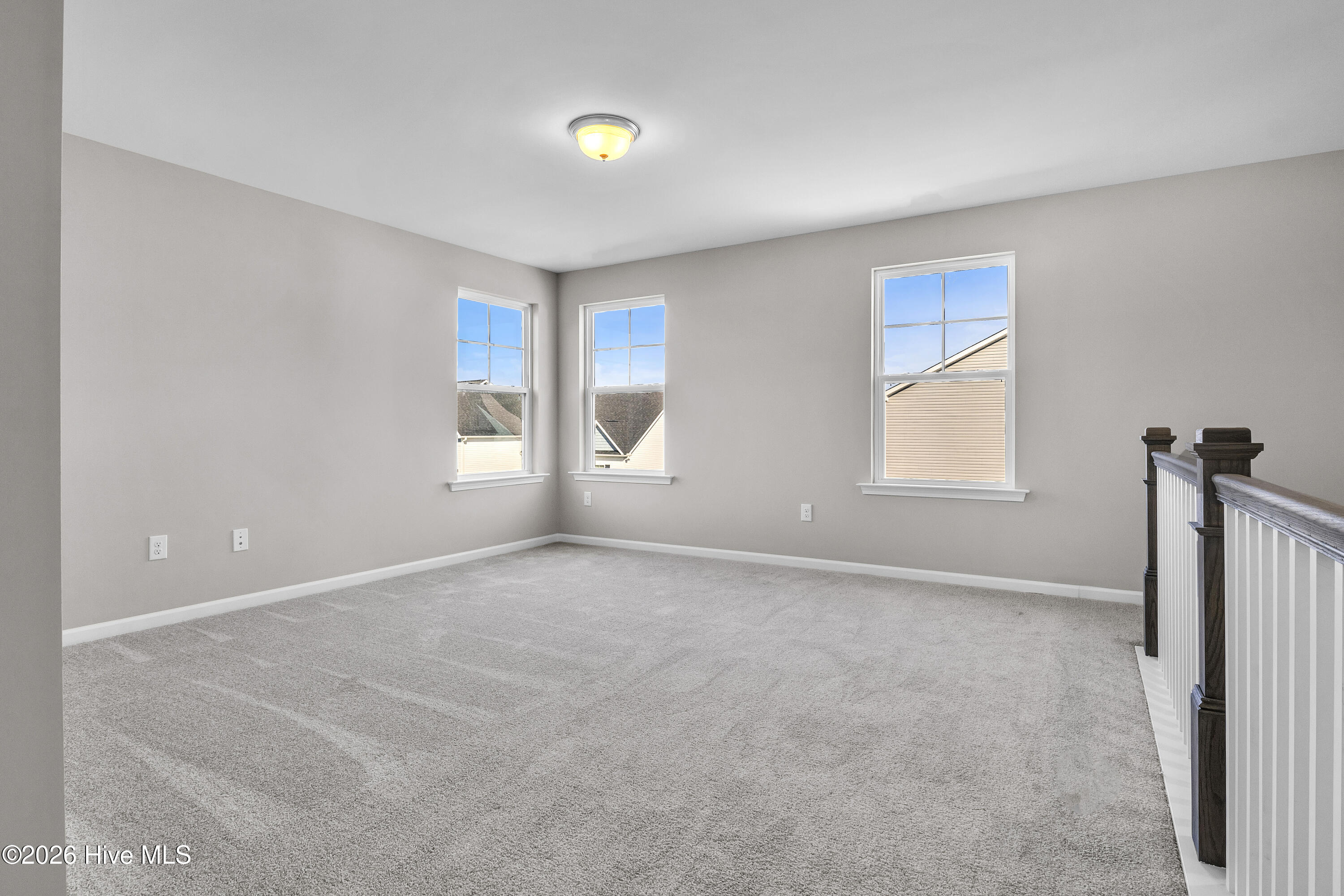 100561005 | Photo 39