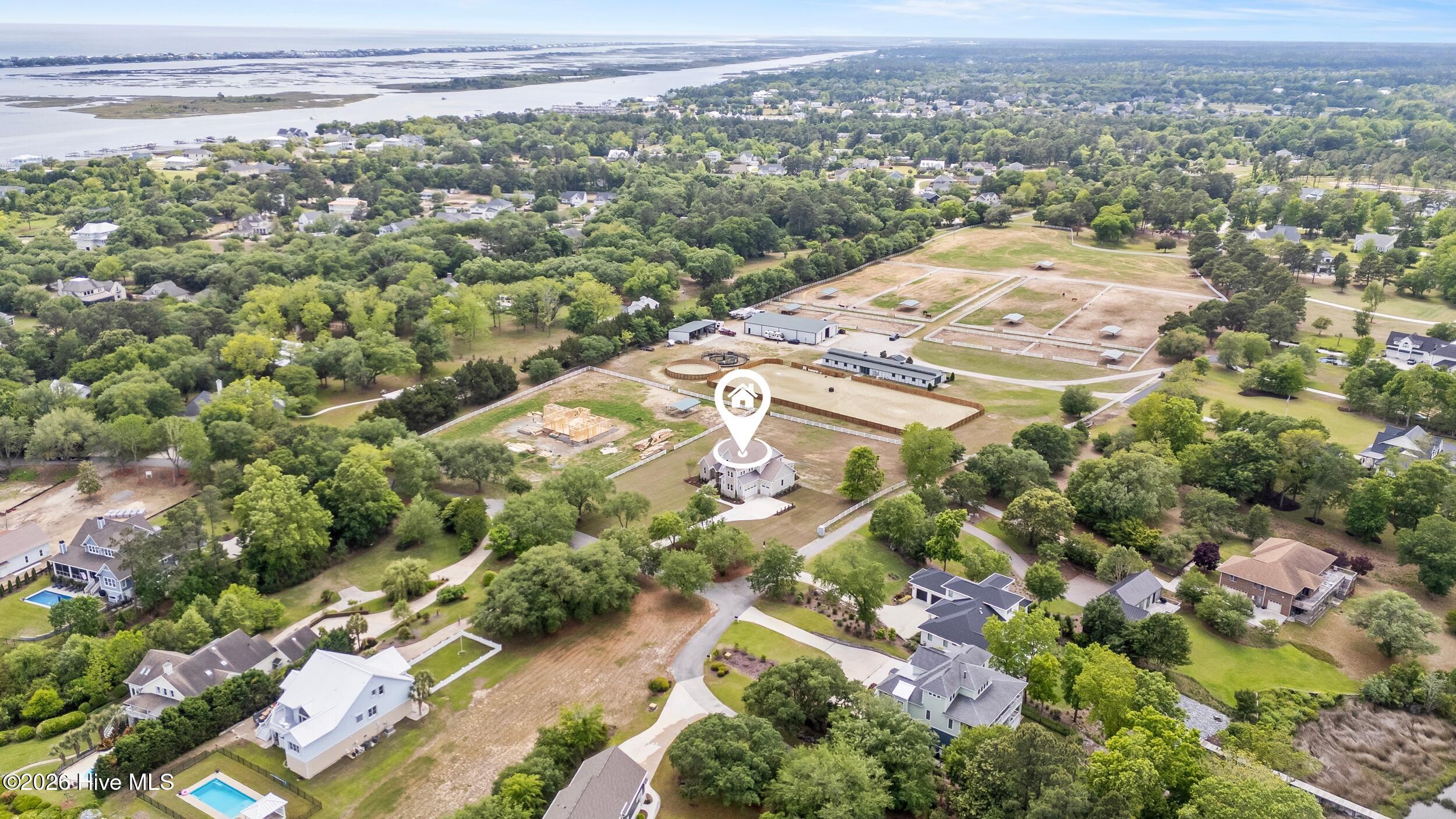 100570401 | Photo 56