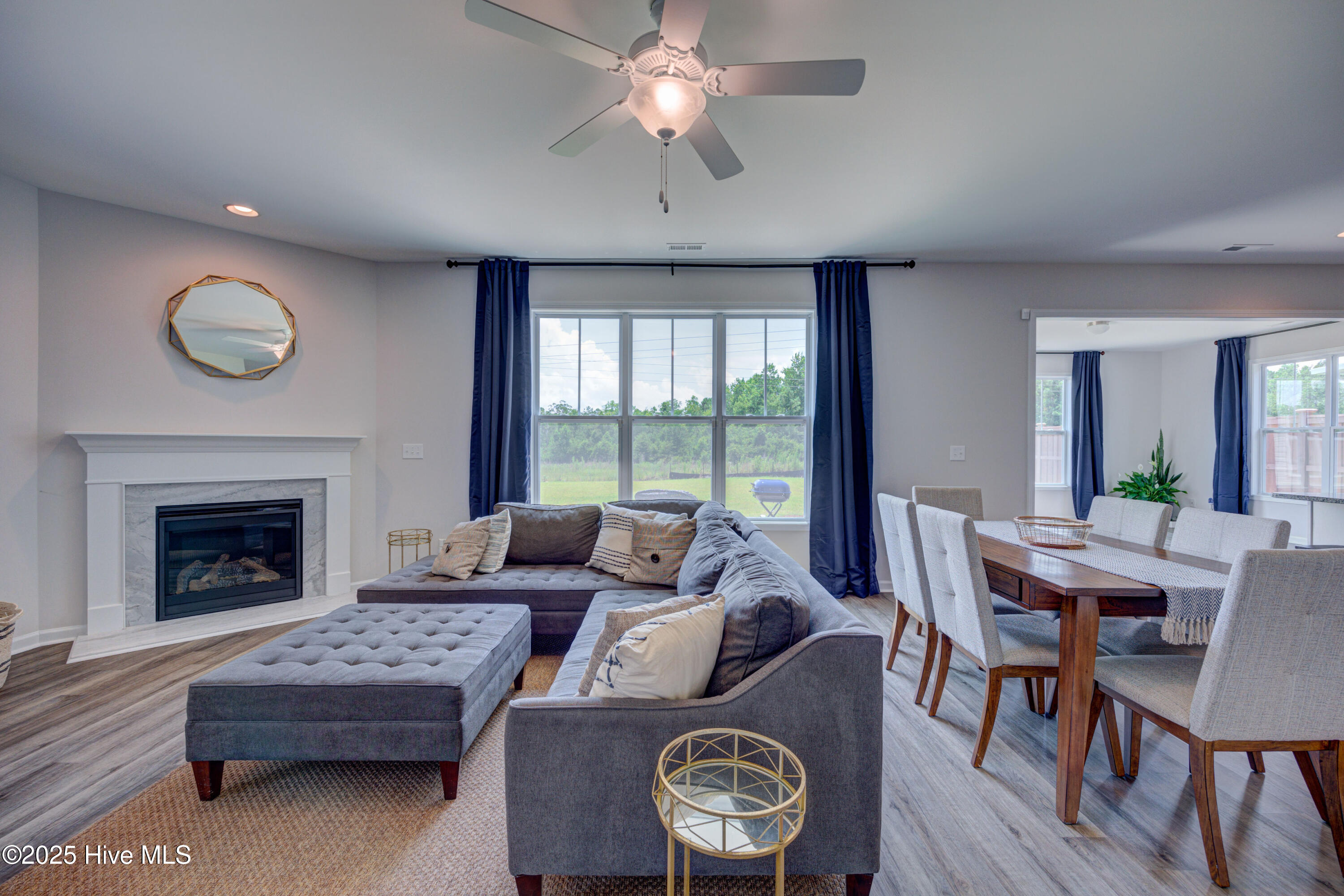 100535248 | Photo 11