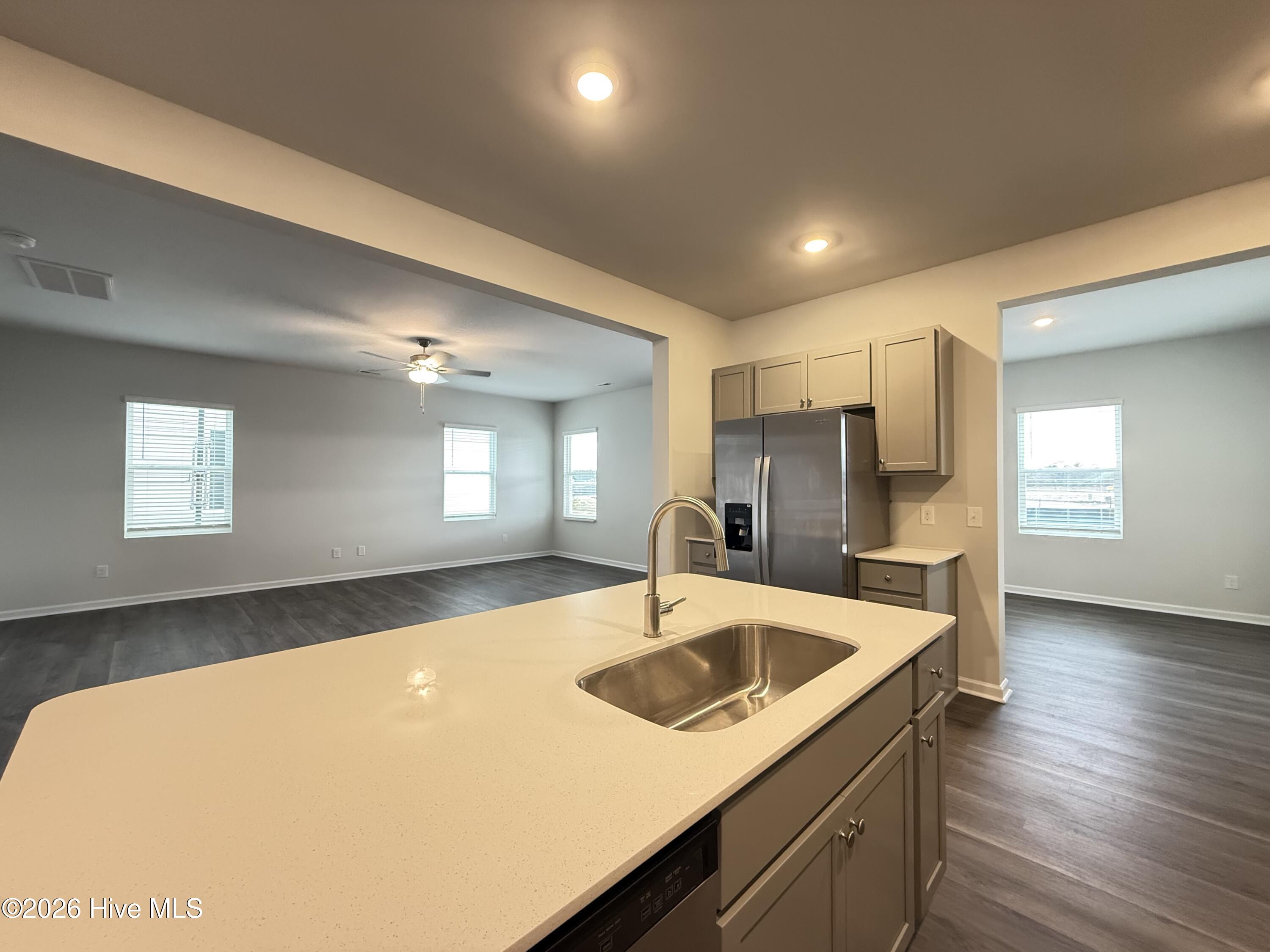 100525902 | Photo 32