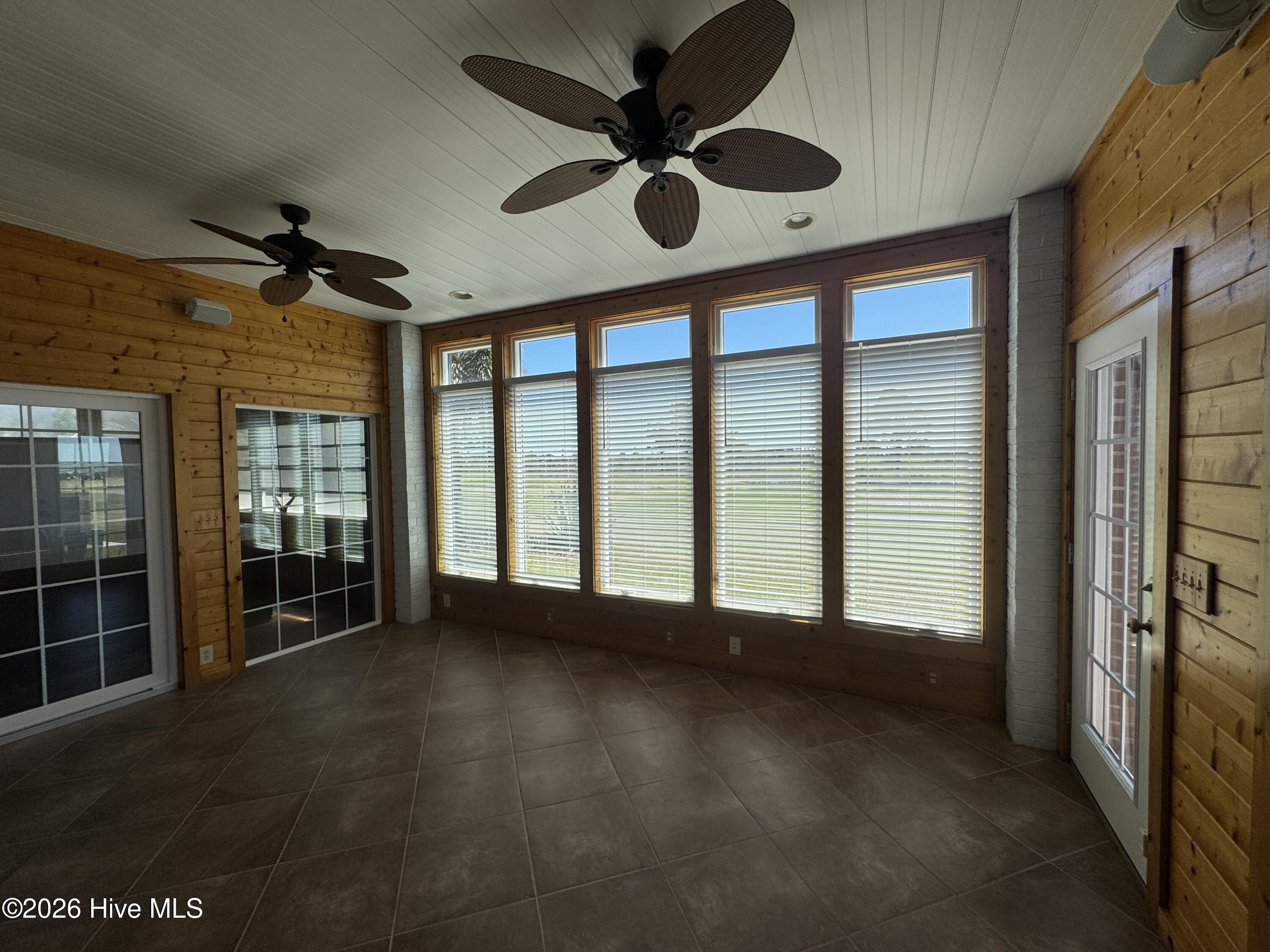 100567505 | Photo 13