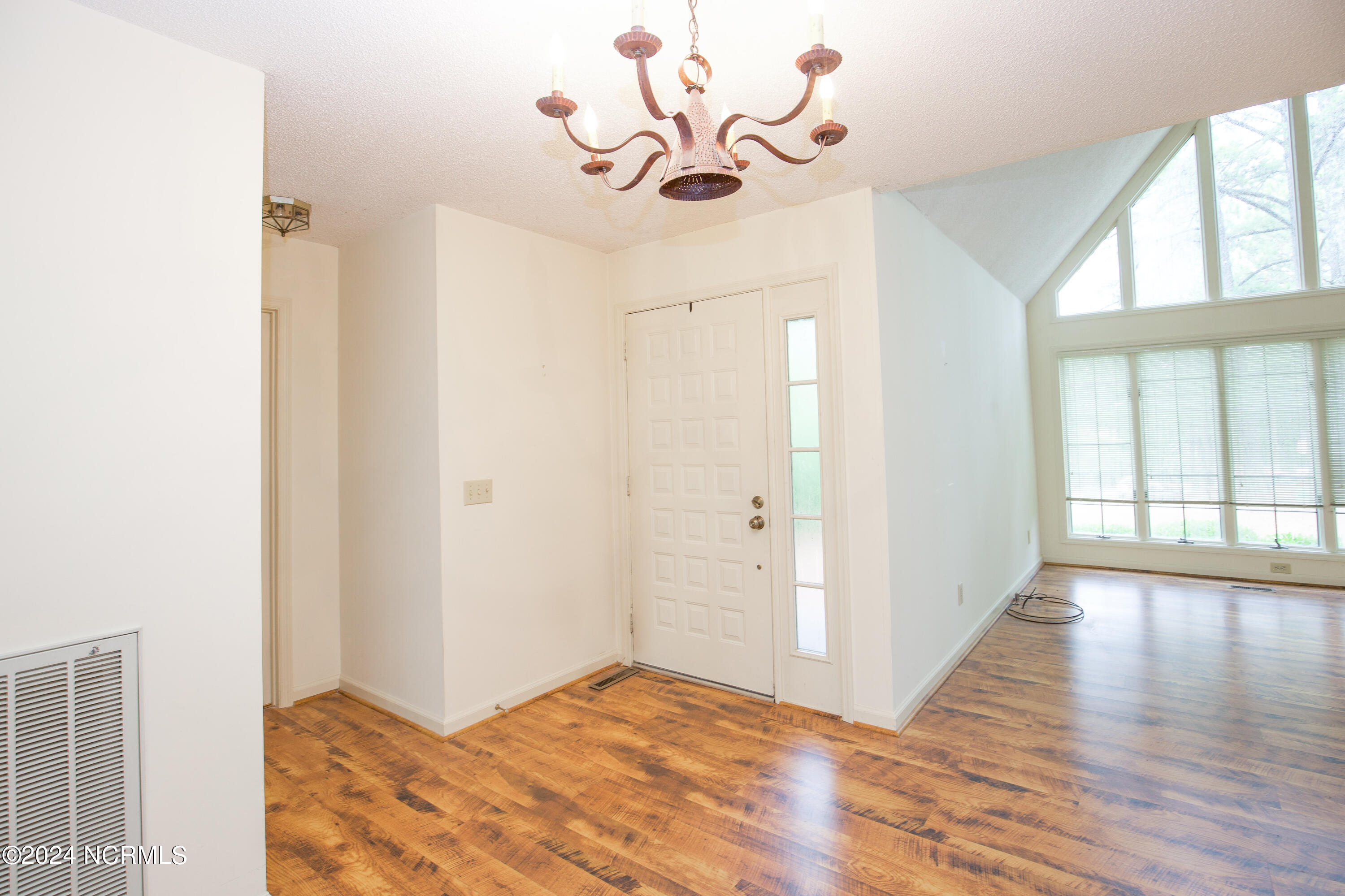 620 Diamondhead Dr S-2