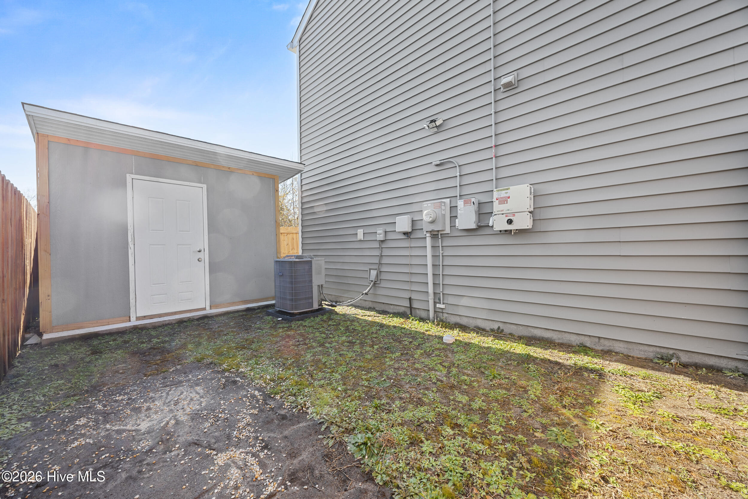 100553351 | Photo 39