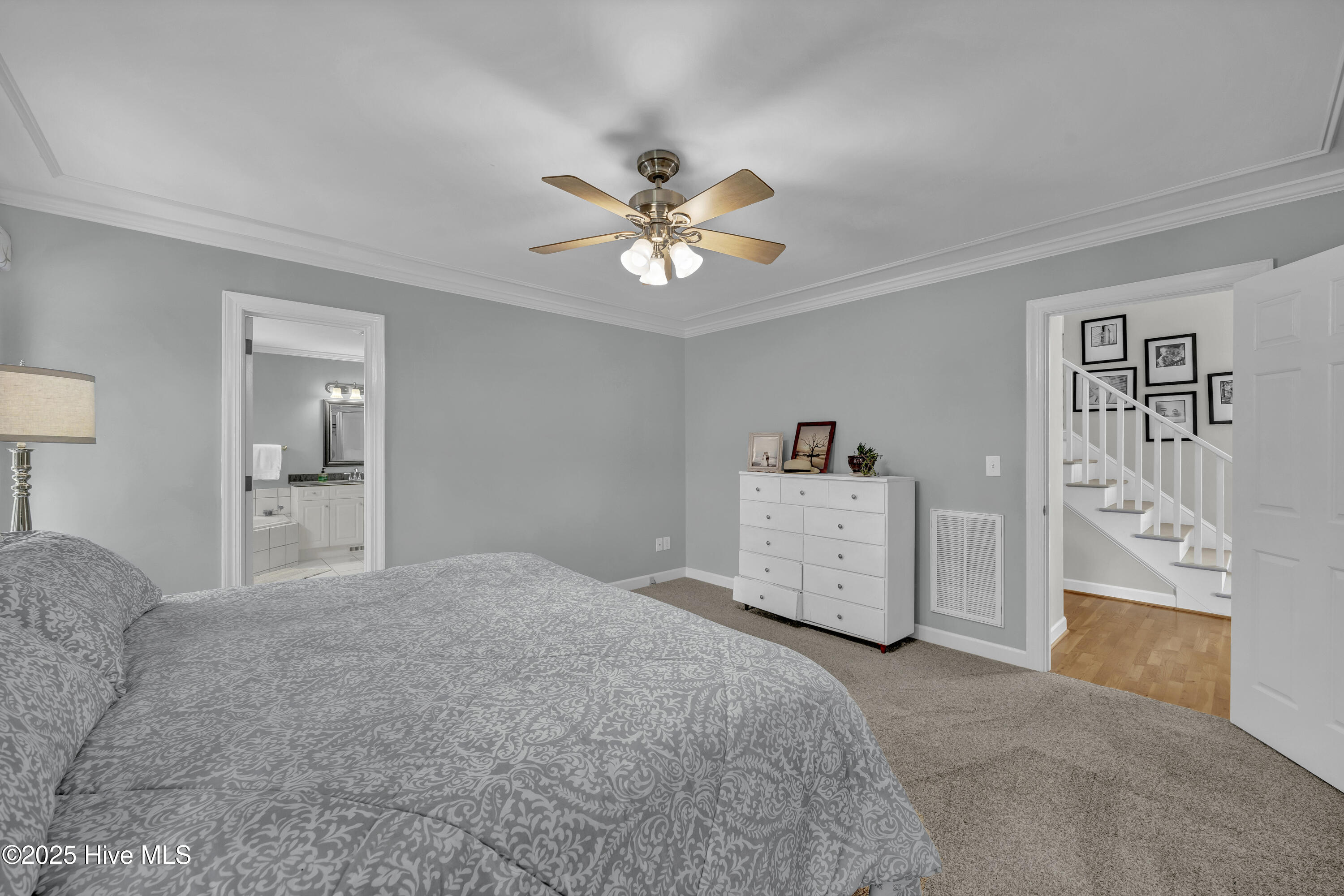 100541424 | Photo 16