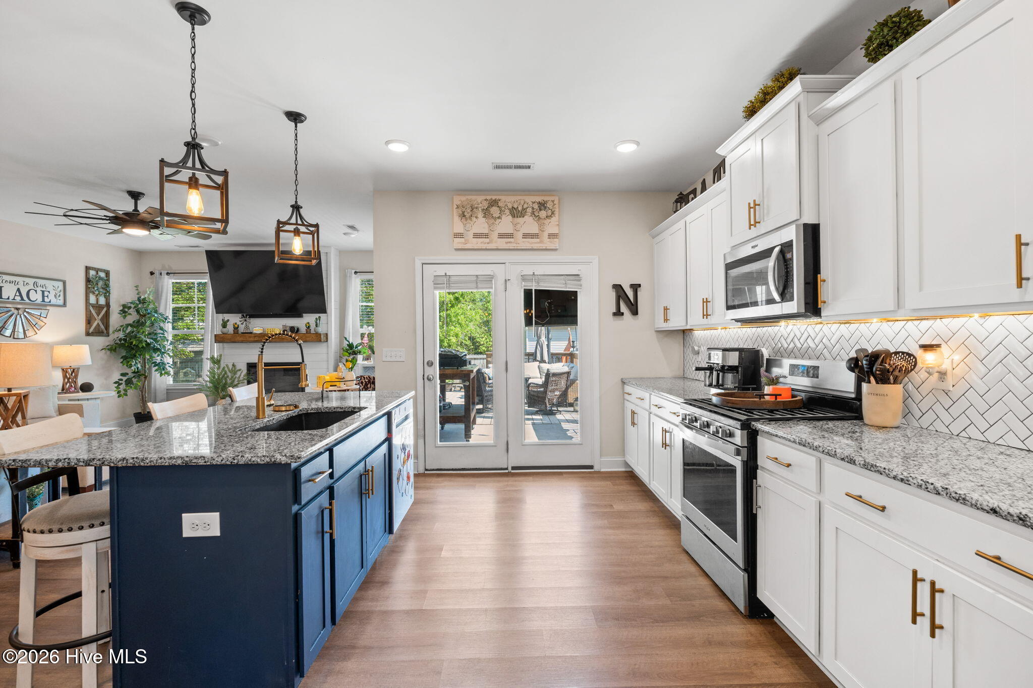 100569601 | Photo 11