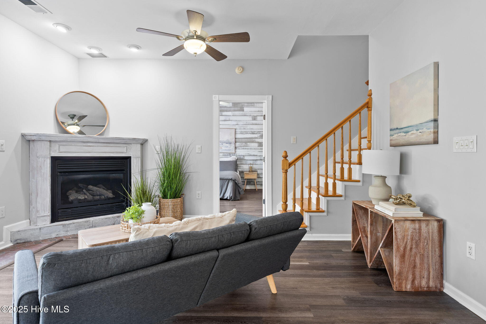 100497735 | Photo 15