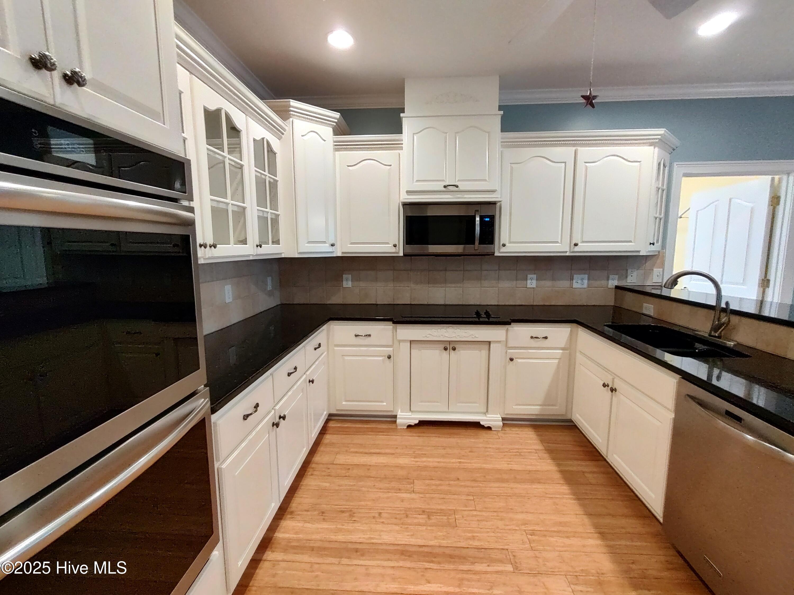 100522617 | Photo 10