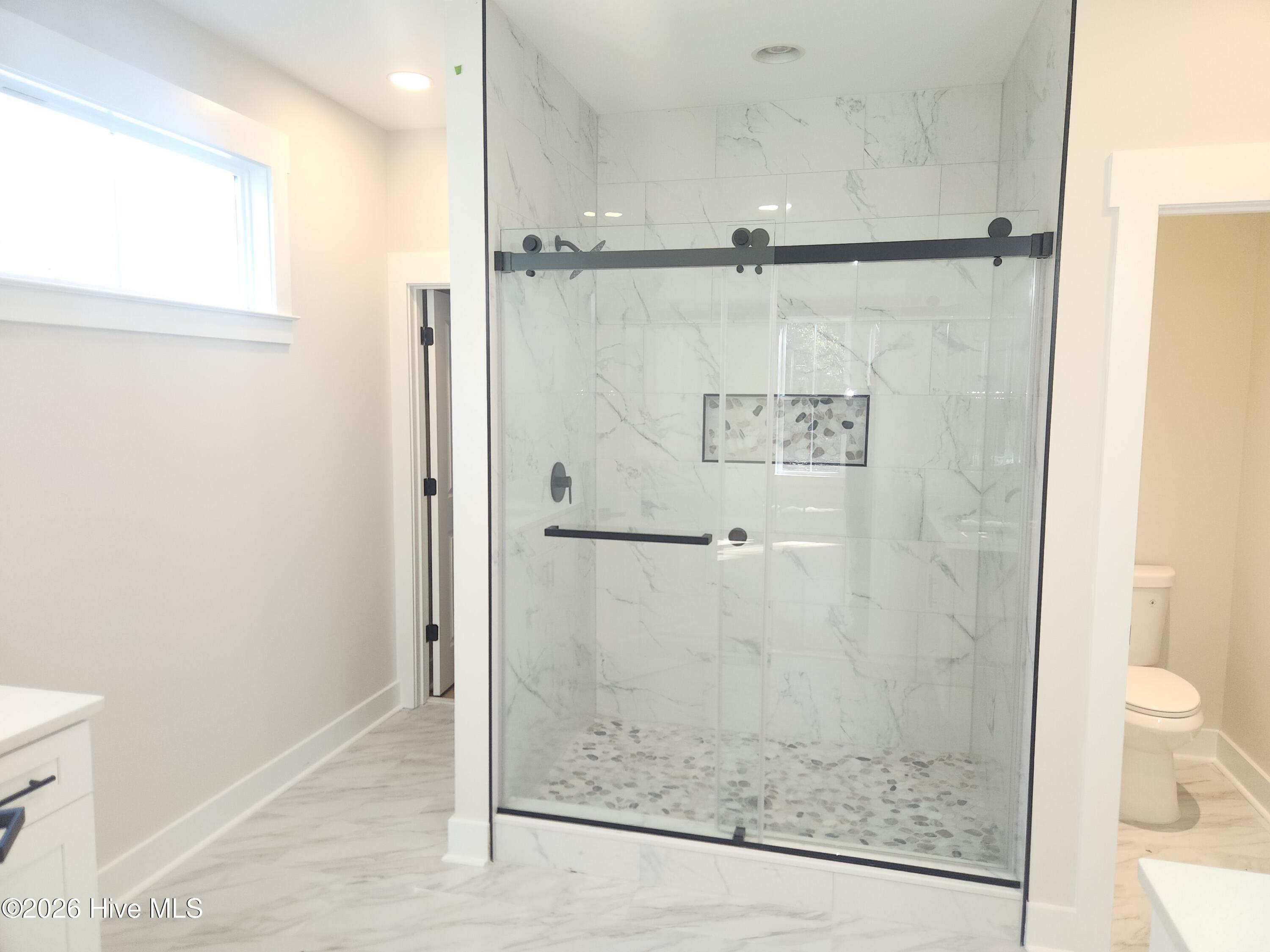 100545899 | Photo 28