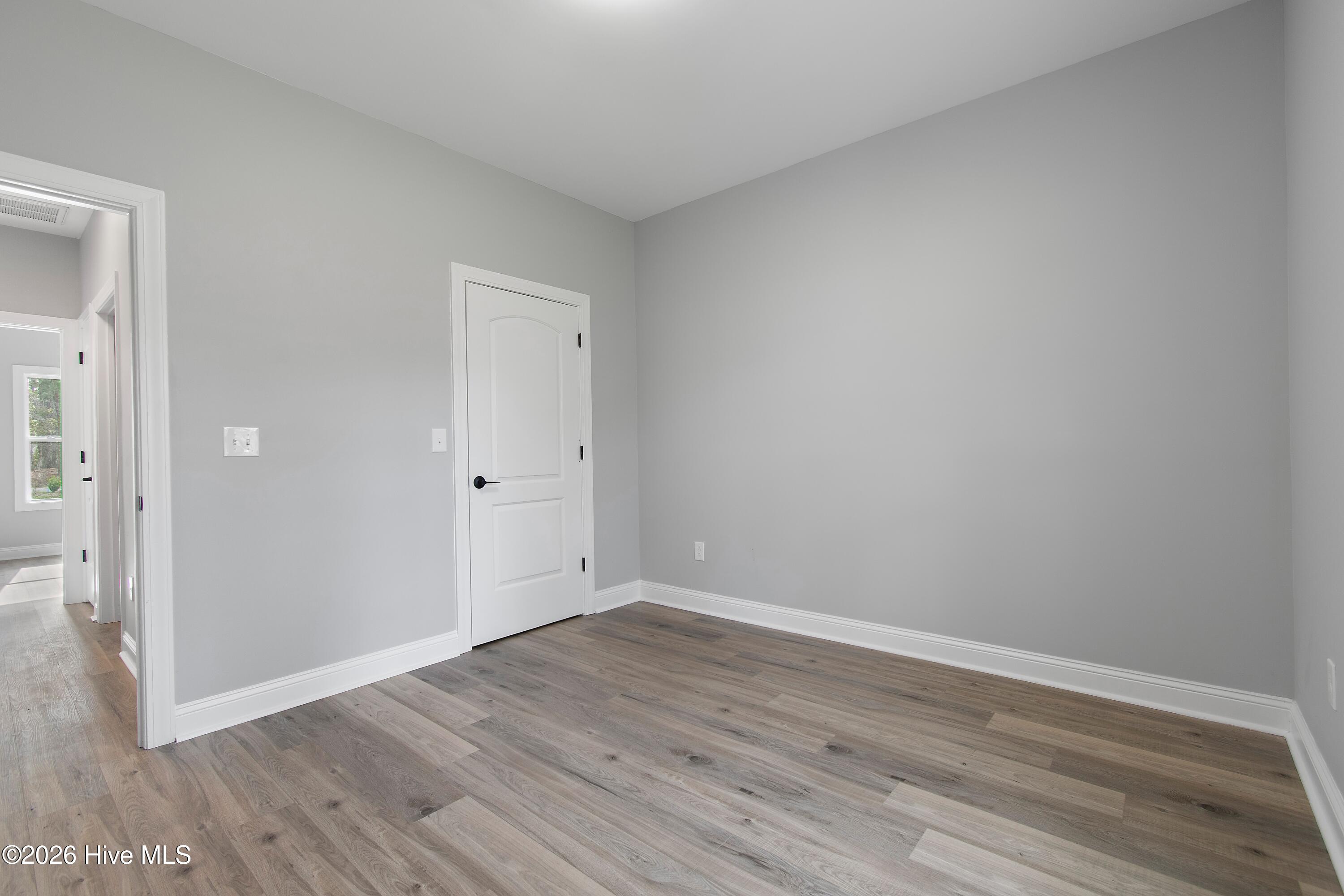 100563159 | Photo 28