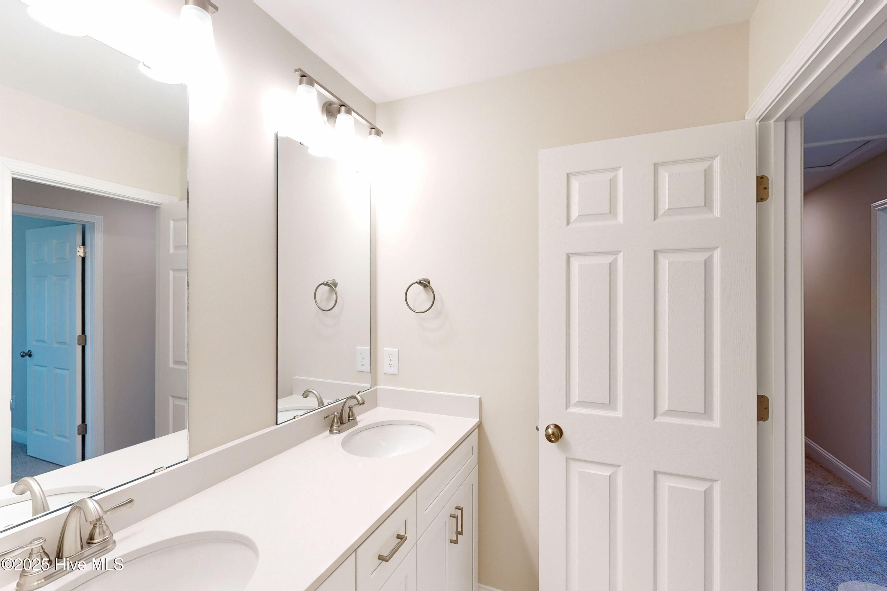 100493004 | Photo 17