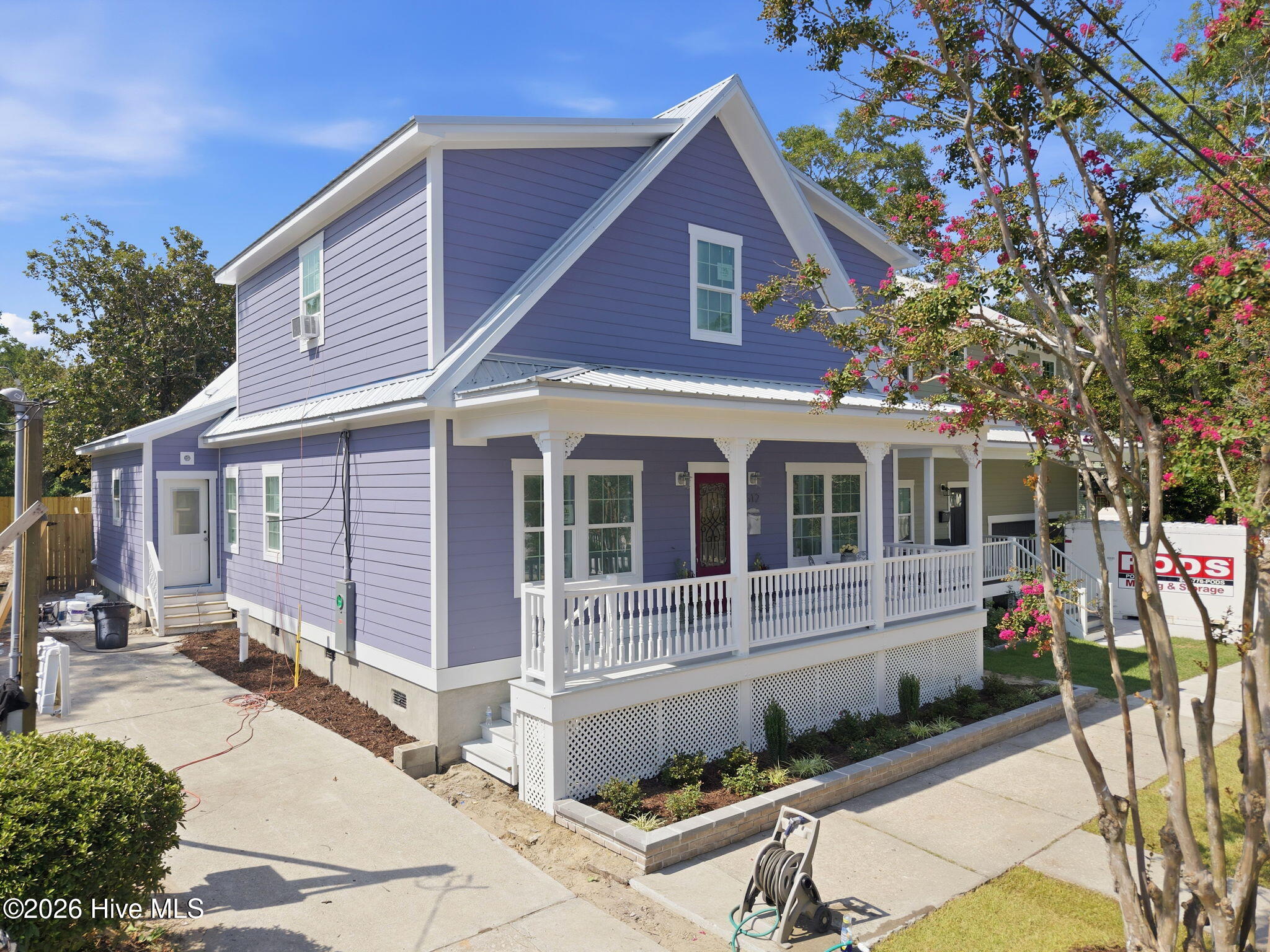 Exterior photo of 512 Queen Street, Wilmington, NC 28401. MLS: 100593068