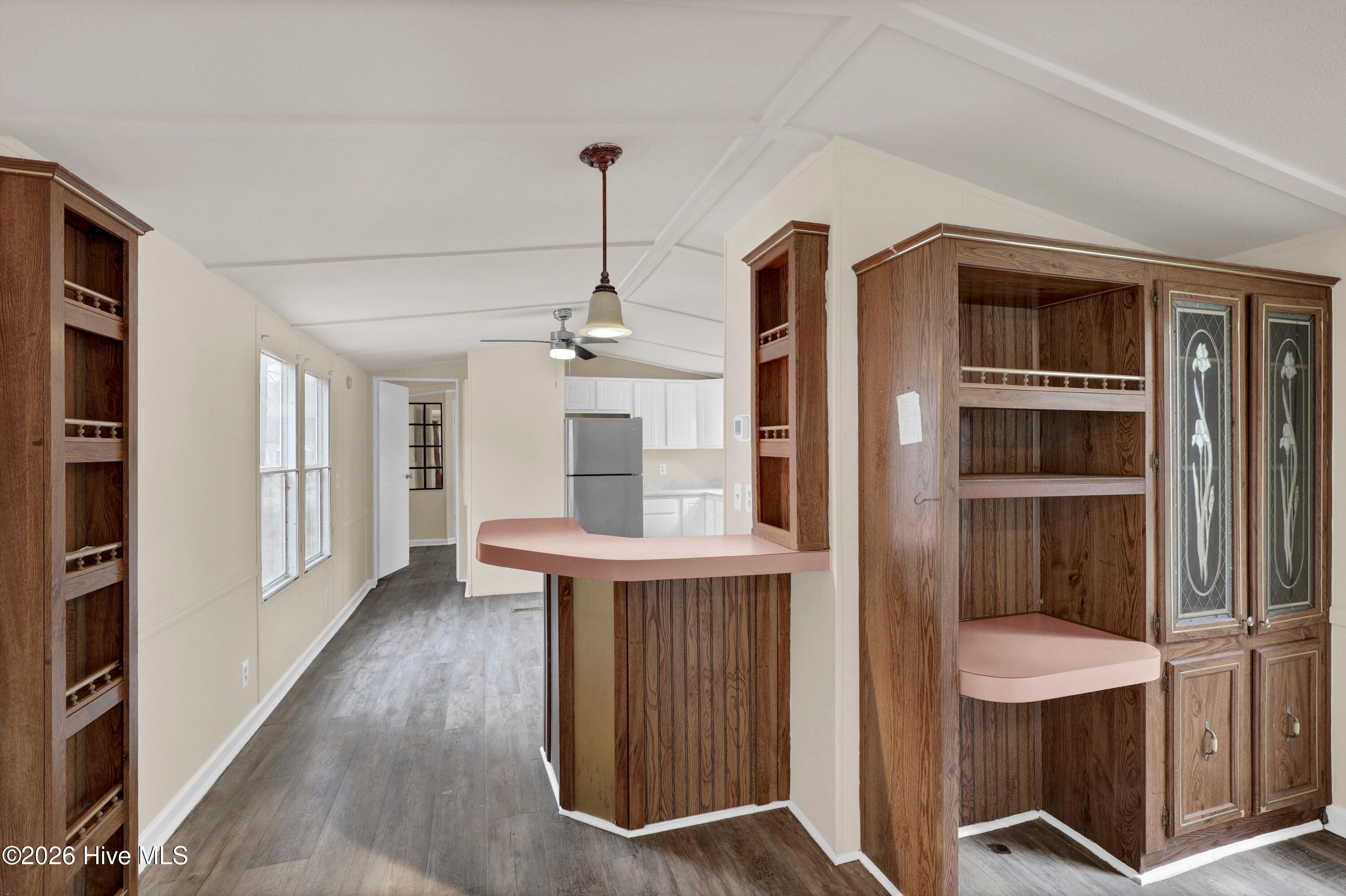 100557223 | Photo 15