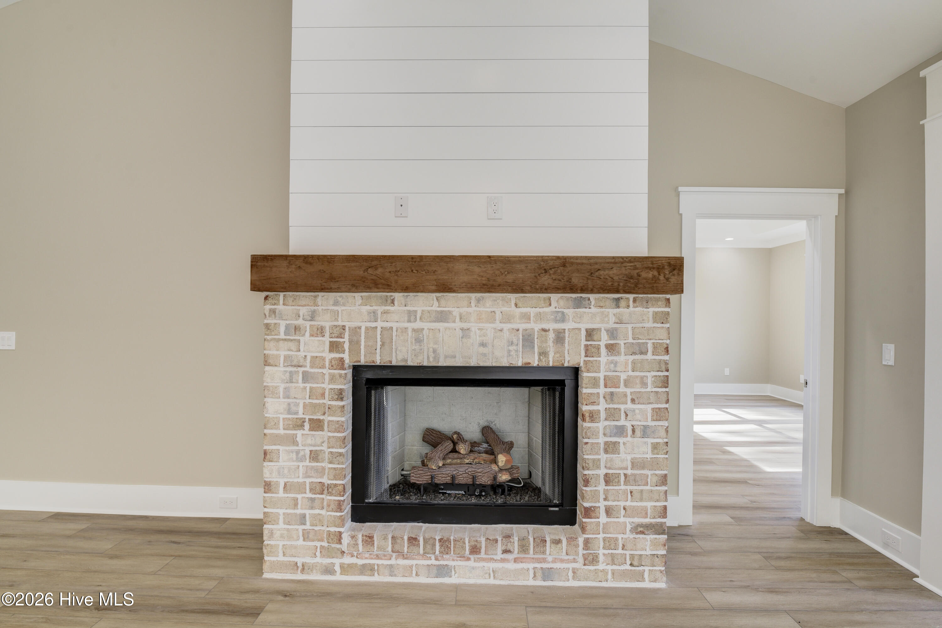 100541947 | Photo 15