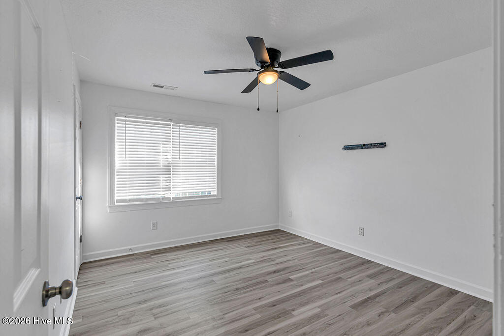 100566367 | Photo 19