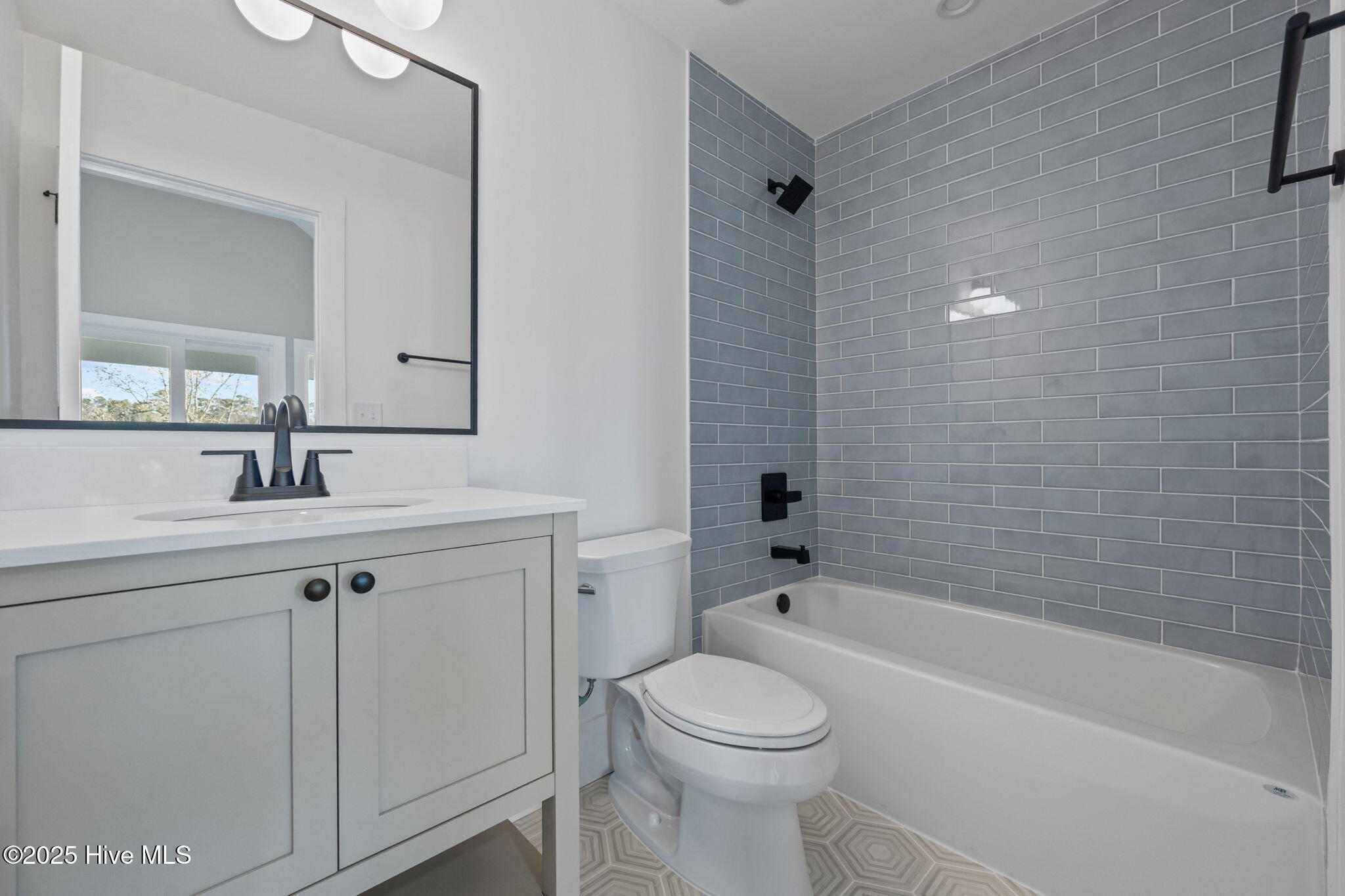 100547090 | Photo 50