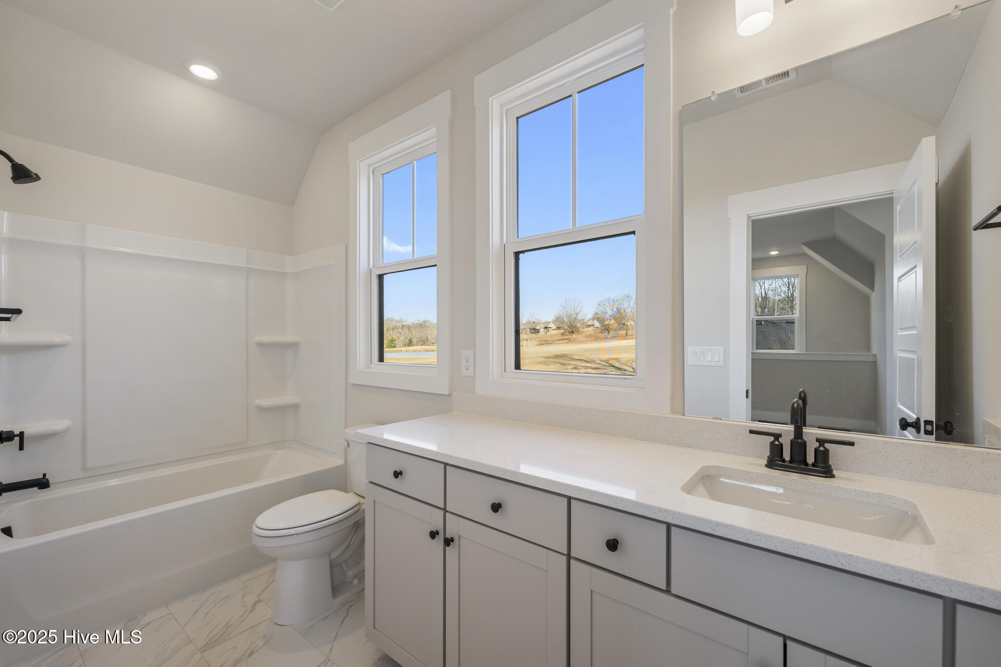 100507378 | Photo 33