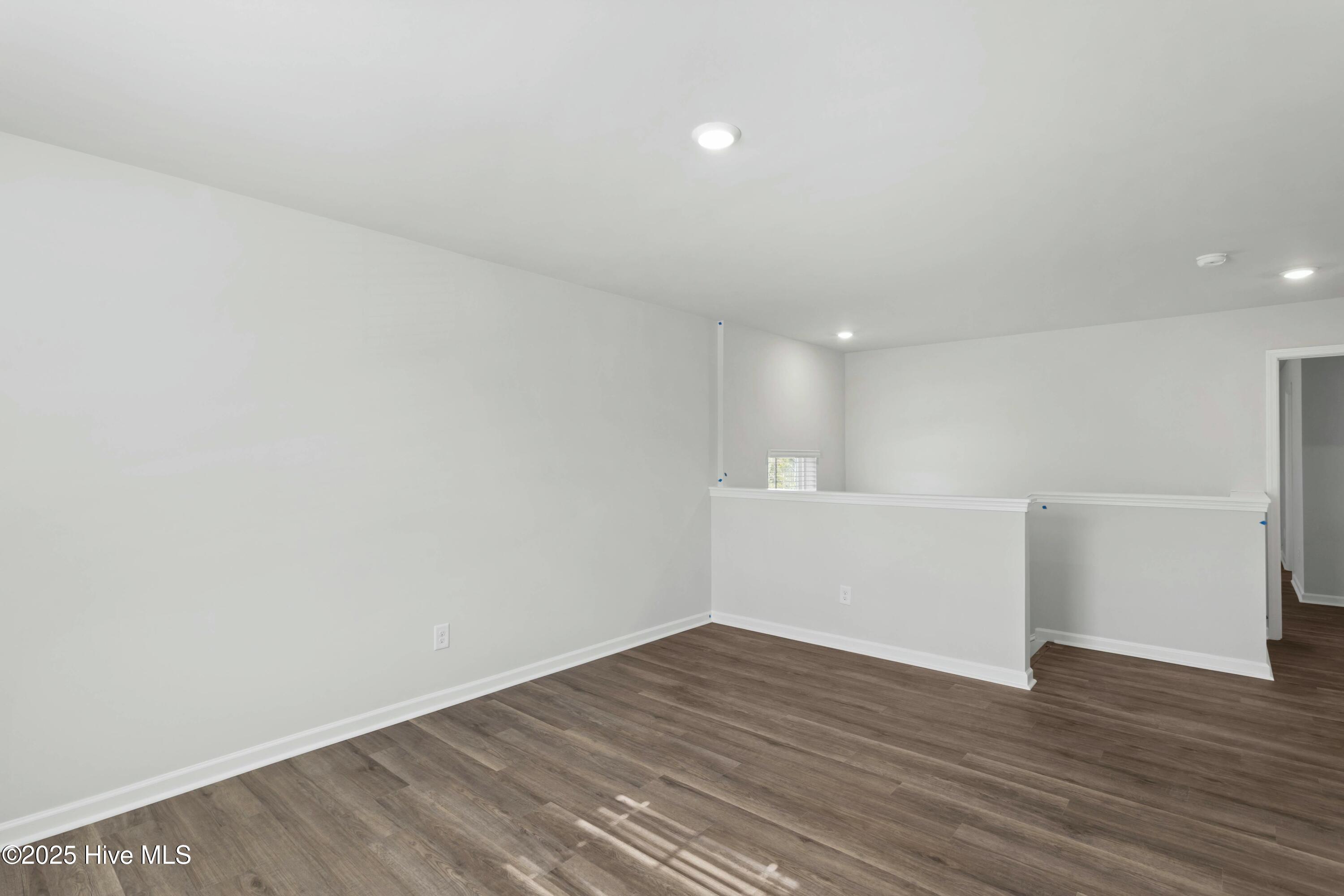 100533510 | Photo 16