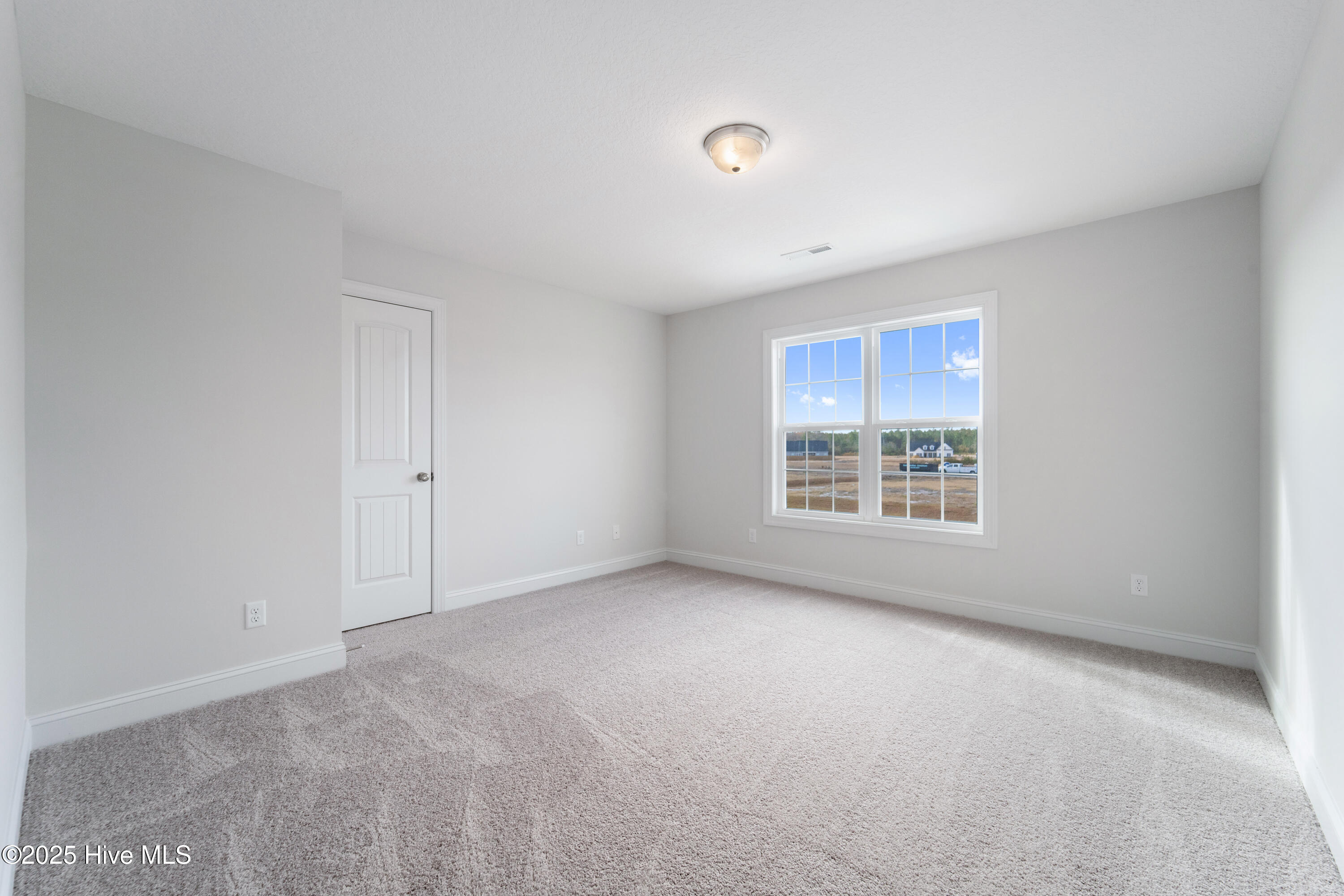 100519002 | Photo 23