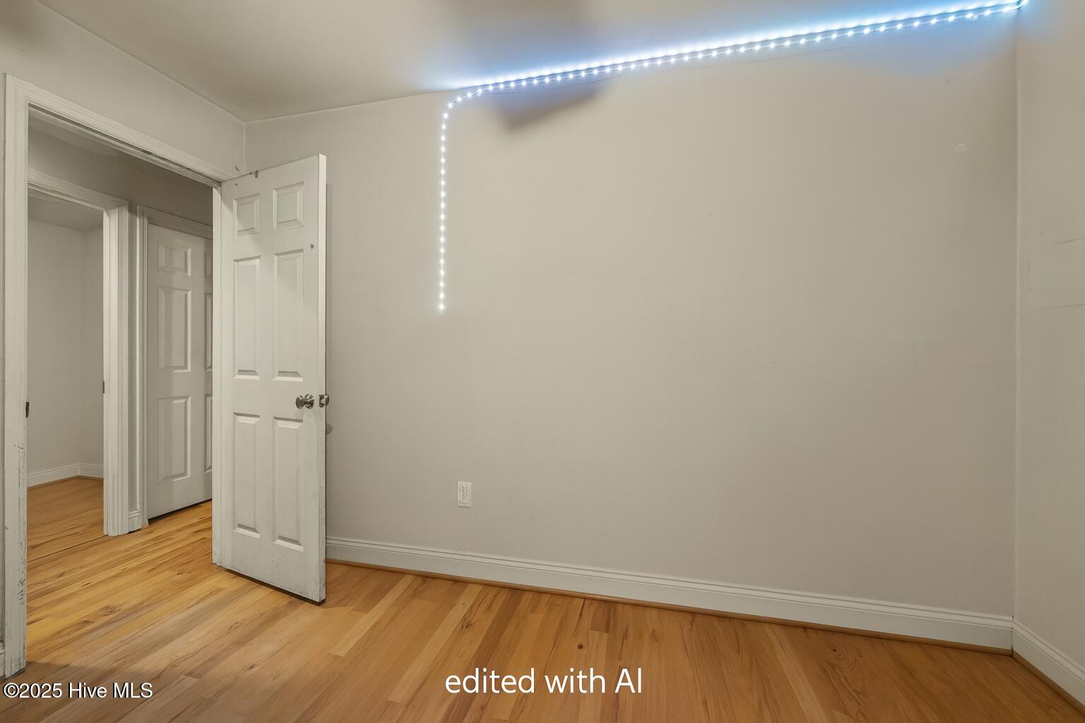 100566802 | Photo 40