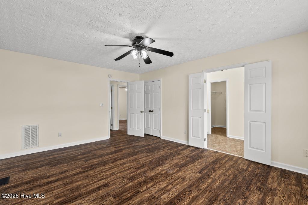 100567126 | Photo 16