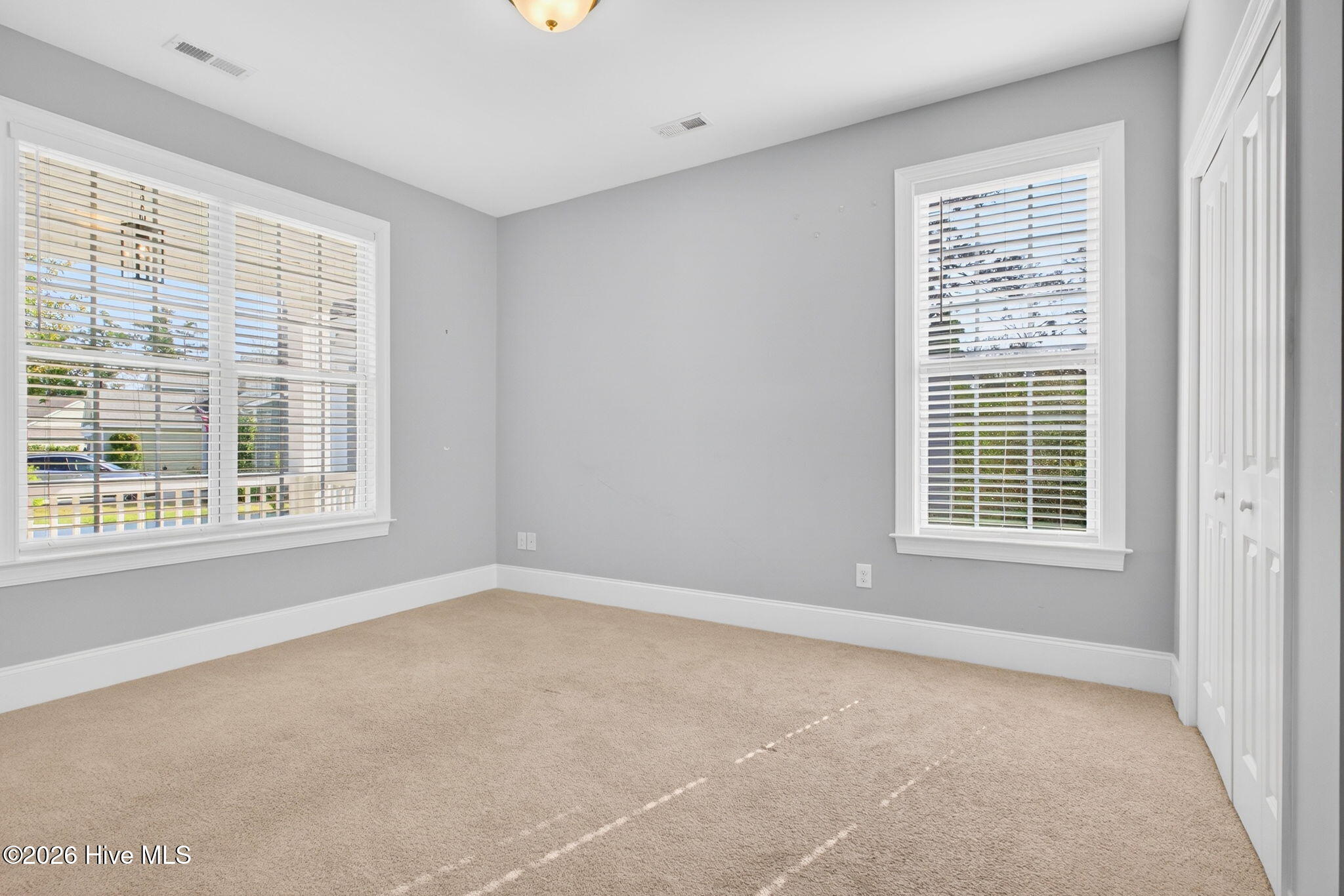 100563252 | Photo 32