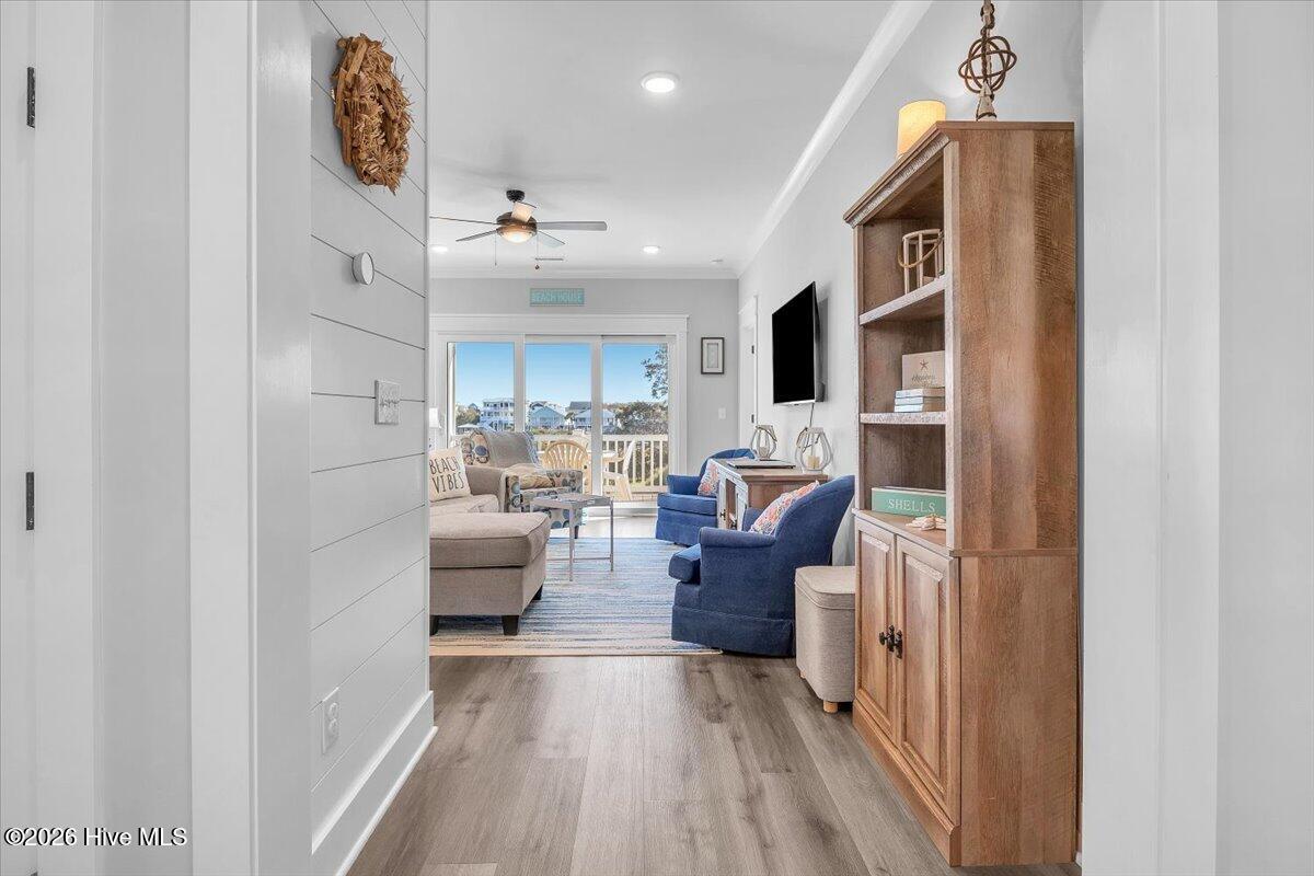 100565716 | Photo 21