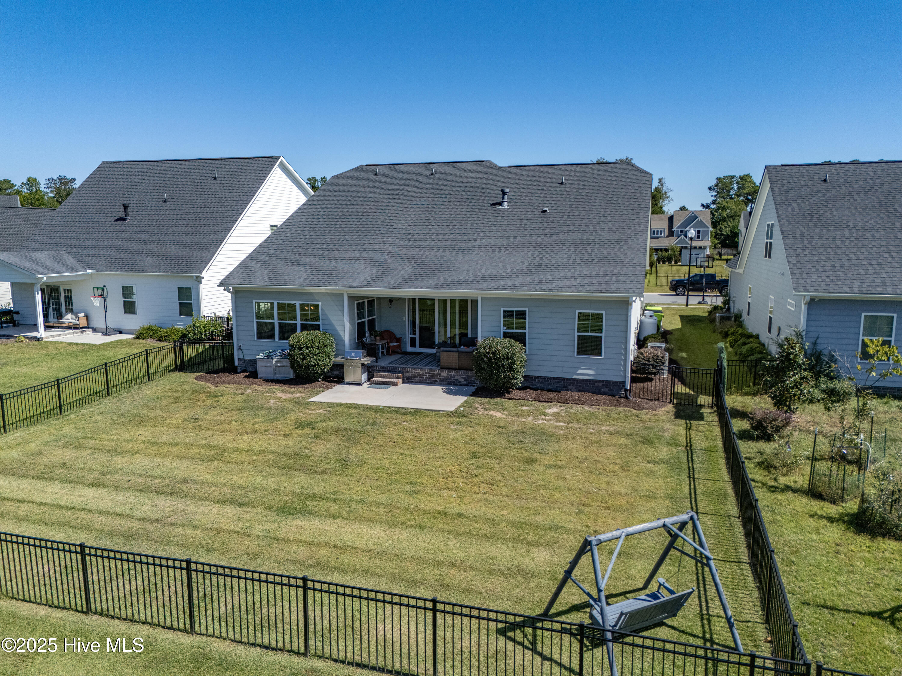 100562726 | Photo 38