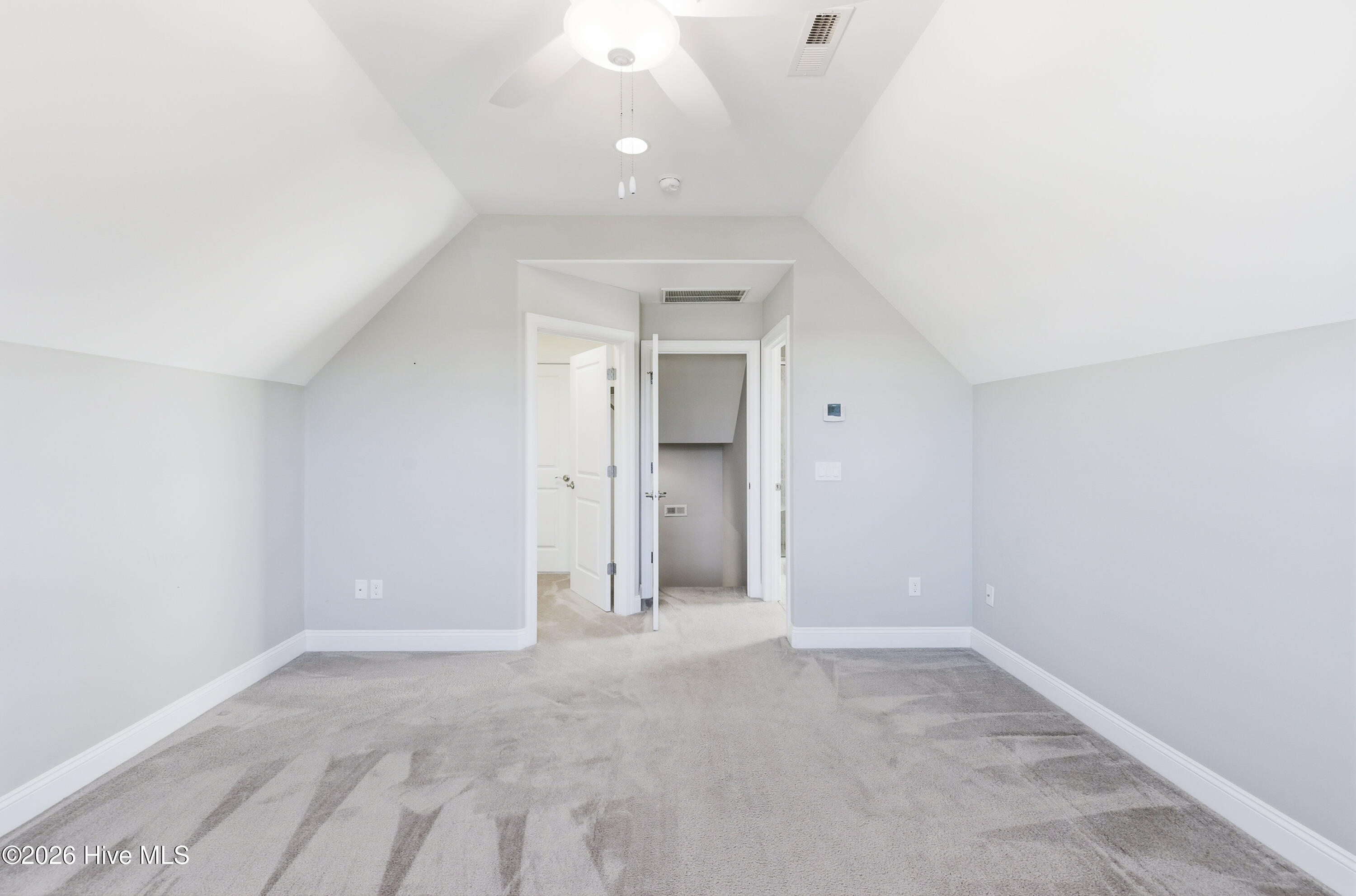 100550205 | Photo 43