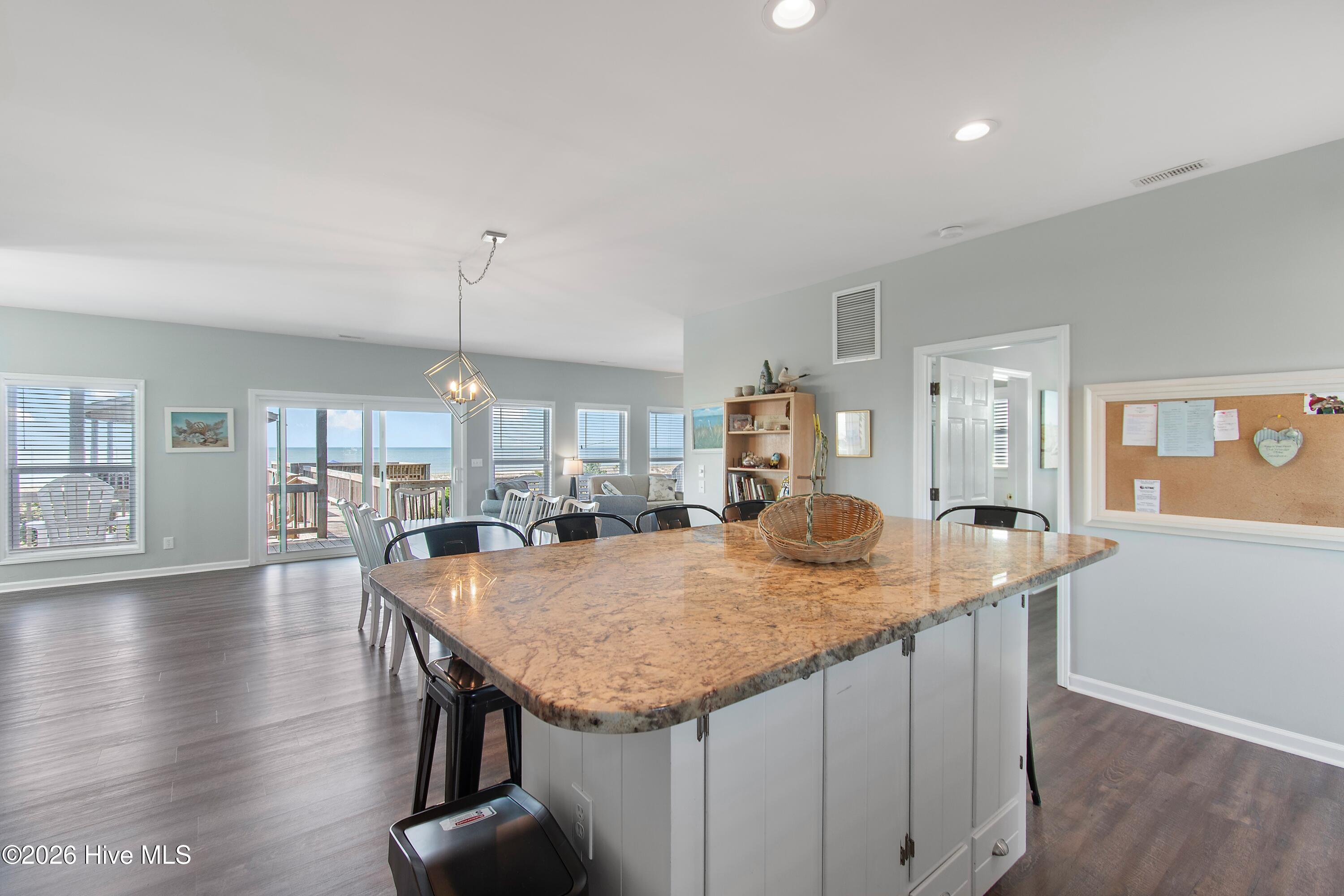 100566525 | Photo 20