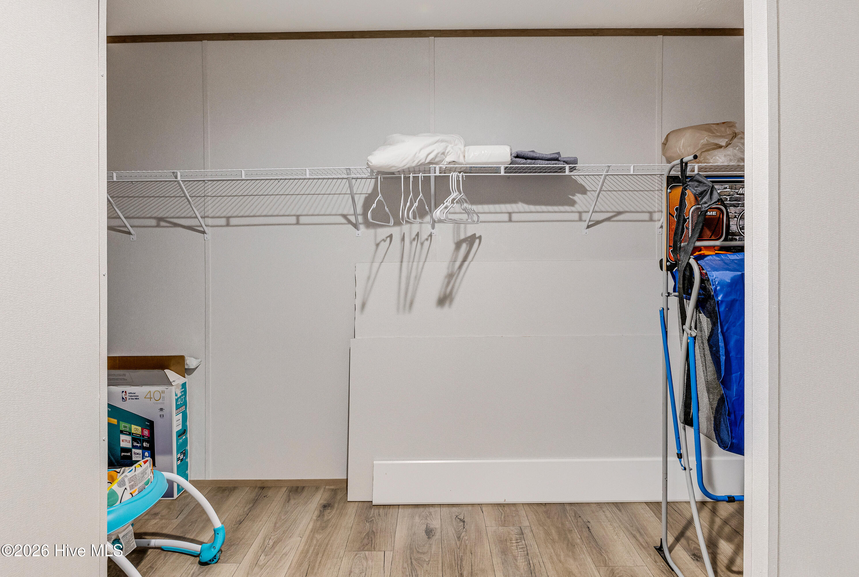 100558800 | Photo 25