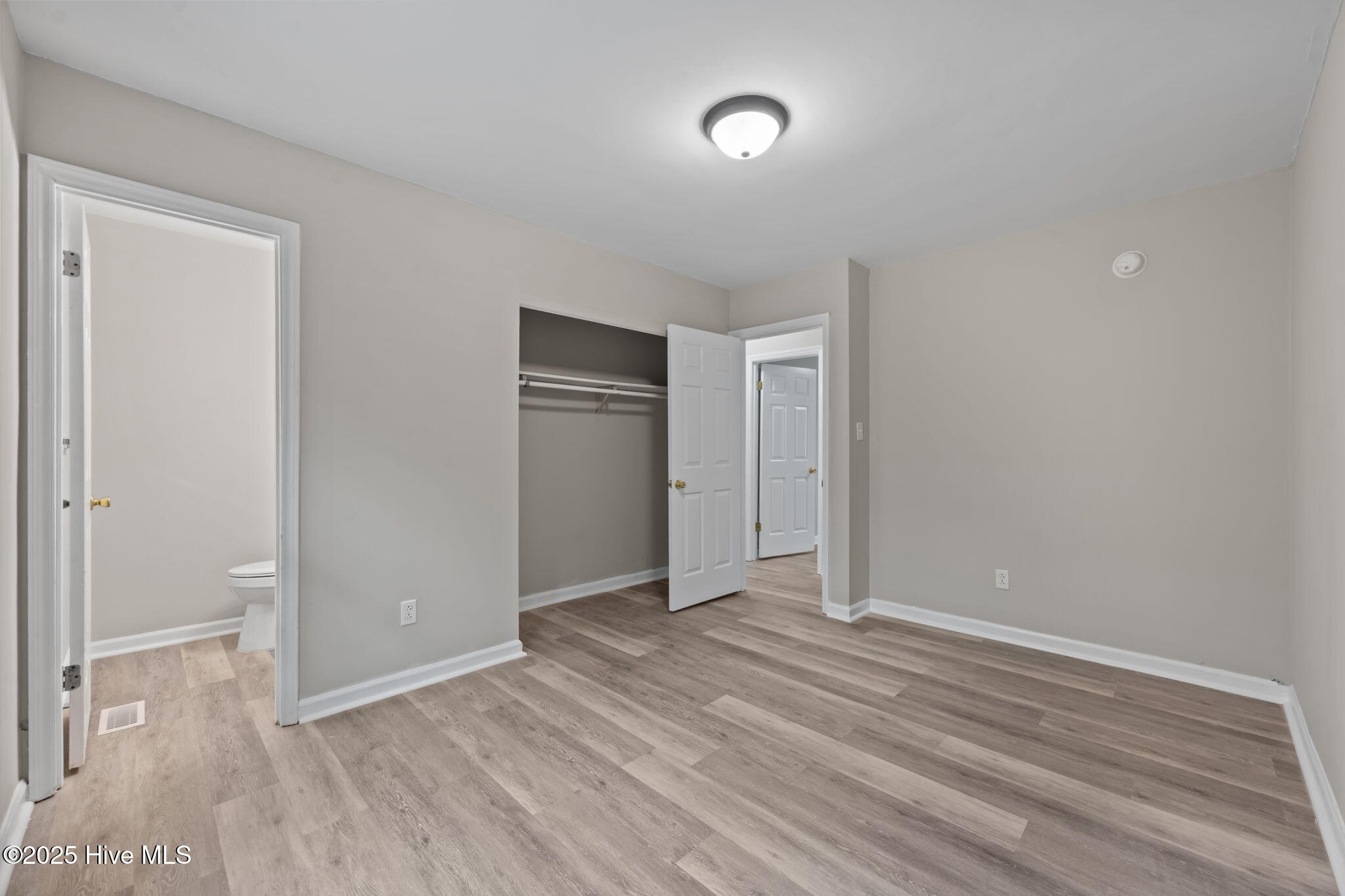 100540509 | Photo 16