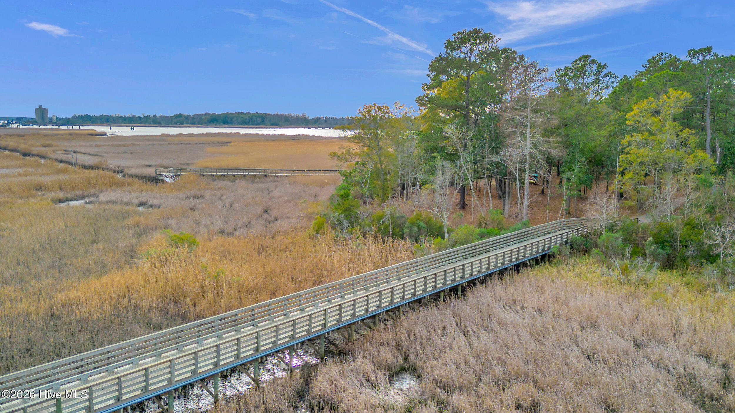 100562614 | Photo 18