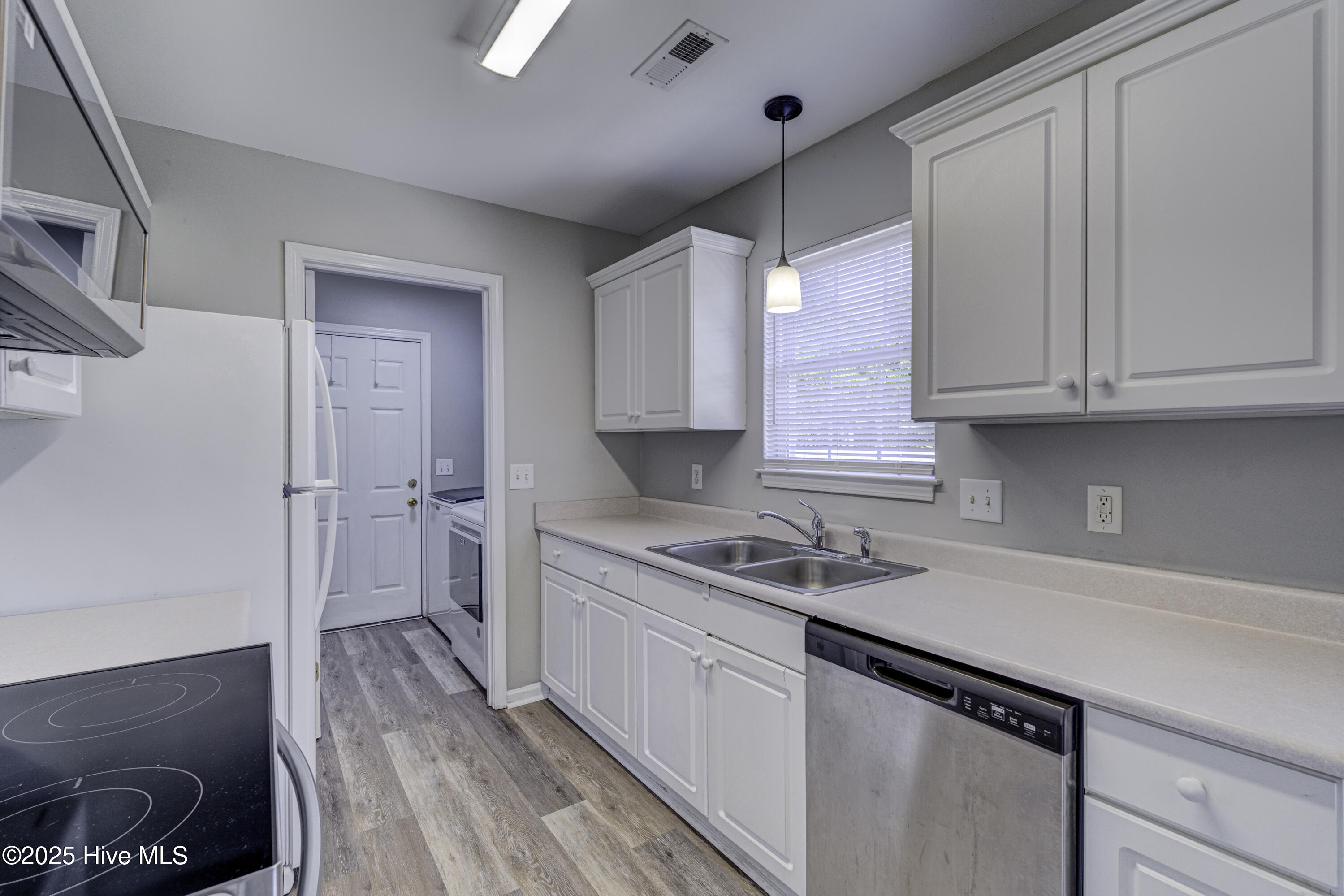 100531286 | Photo 22