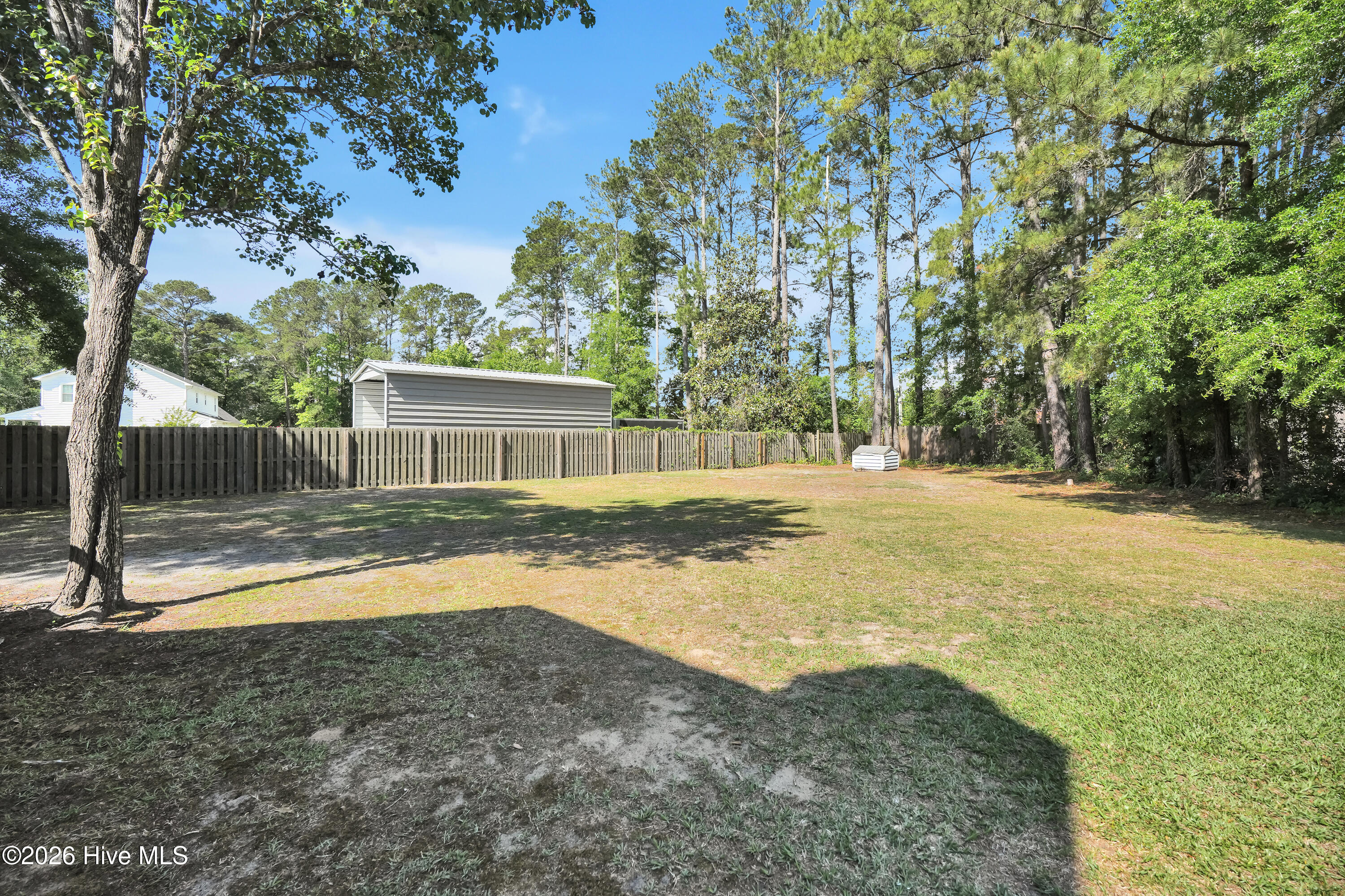 100570472 | Photo 43