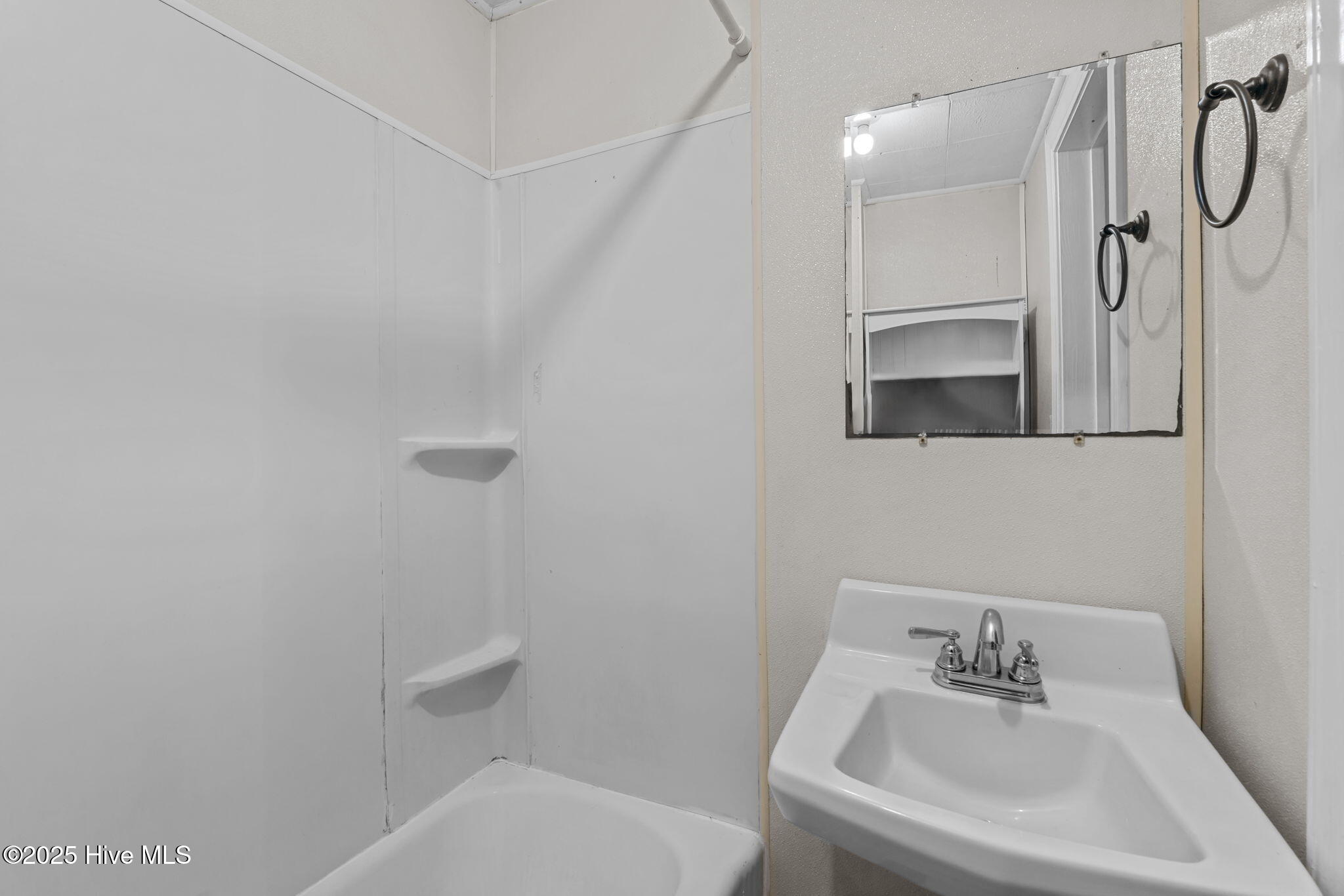 100529357 | Photo 15