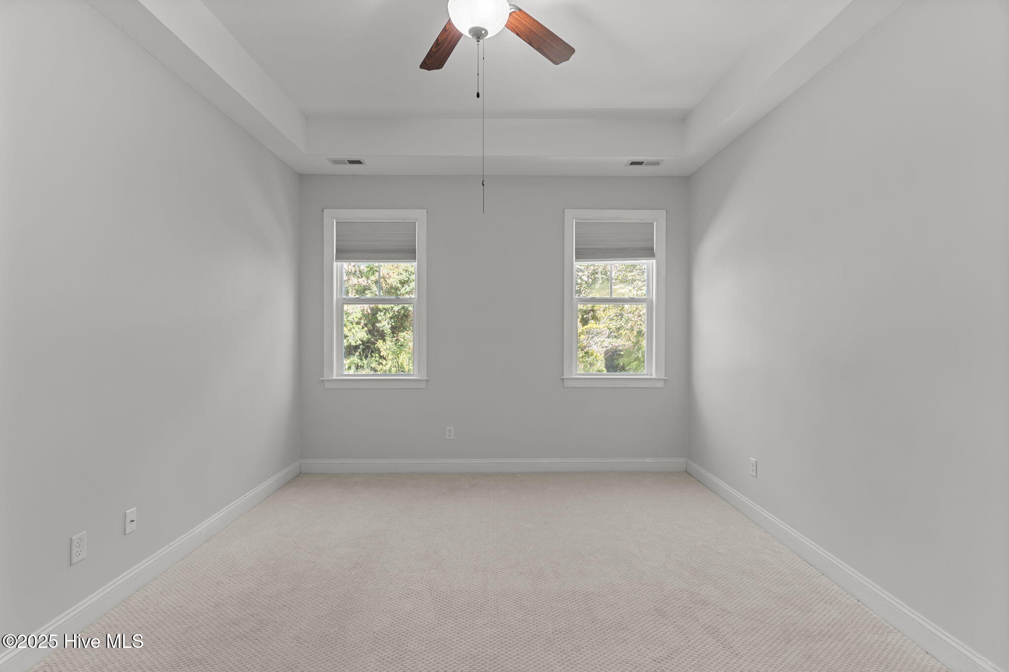 100537665 | Photo 27