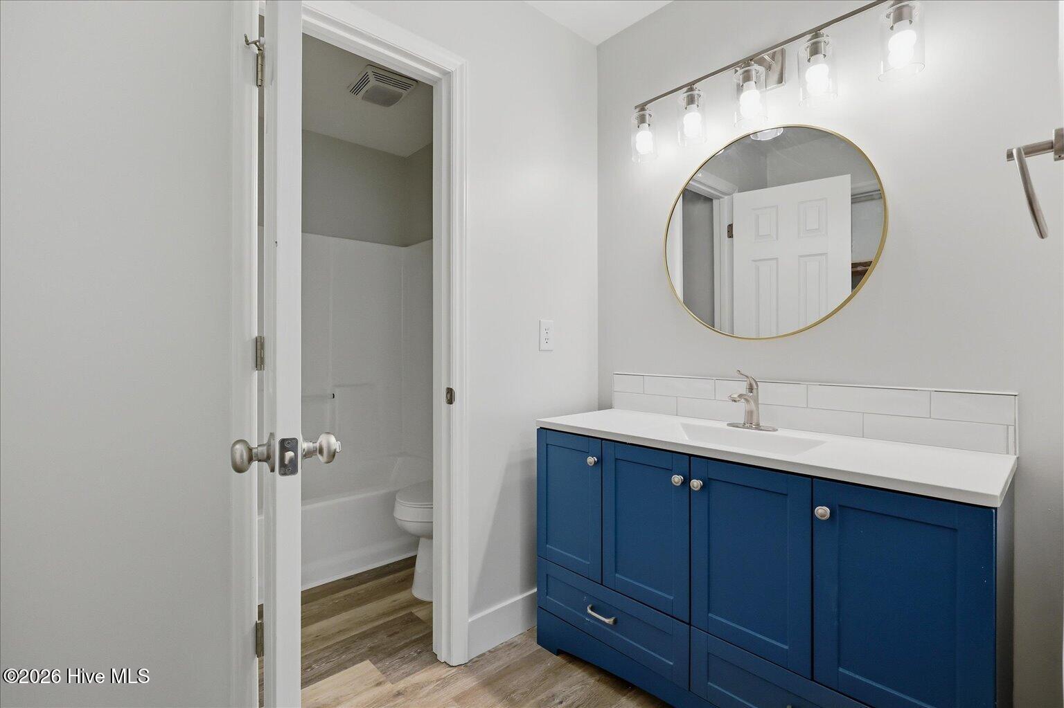 100570357 | Photo 27