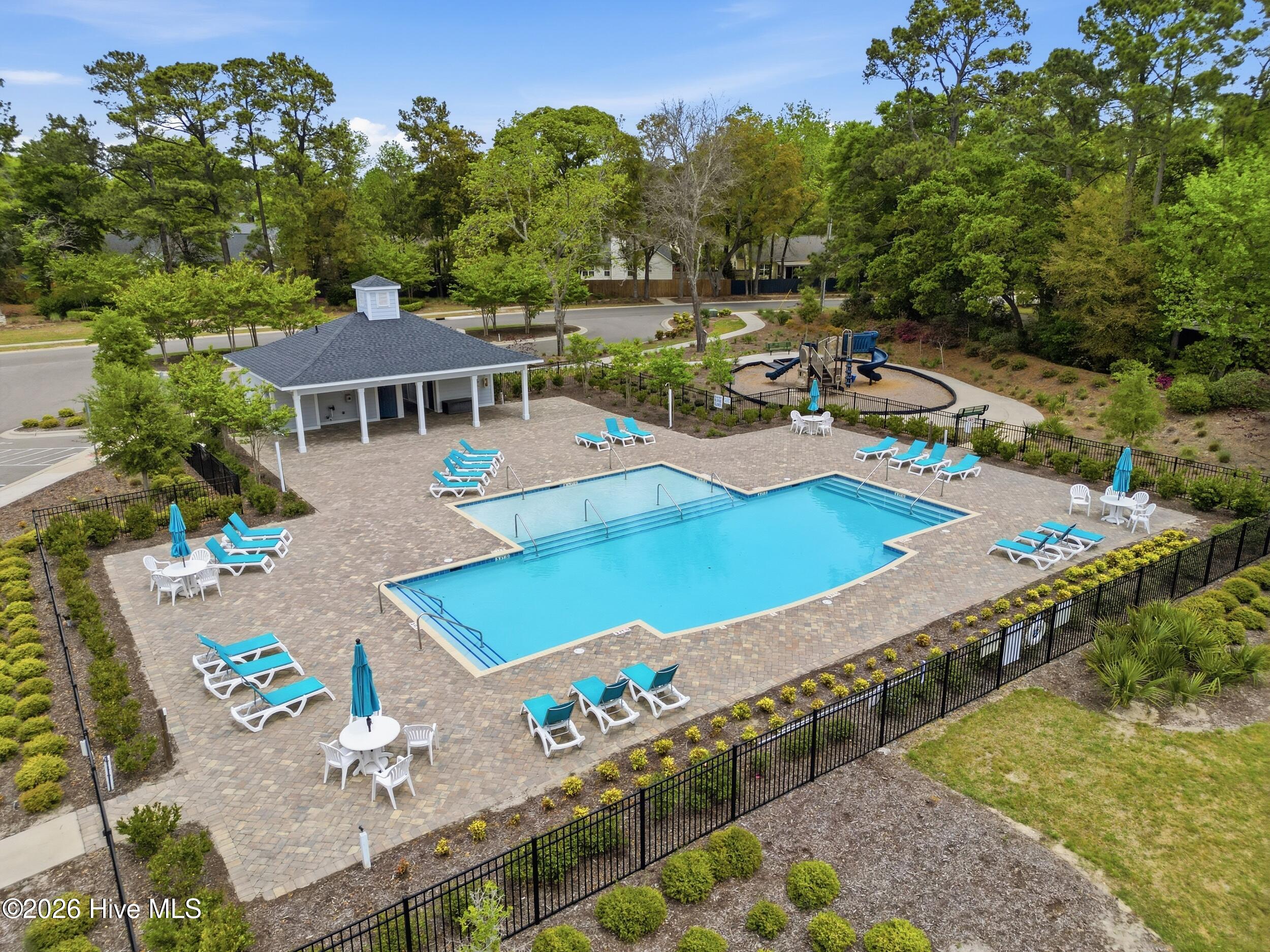 100565779 | Photo 59